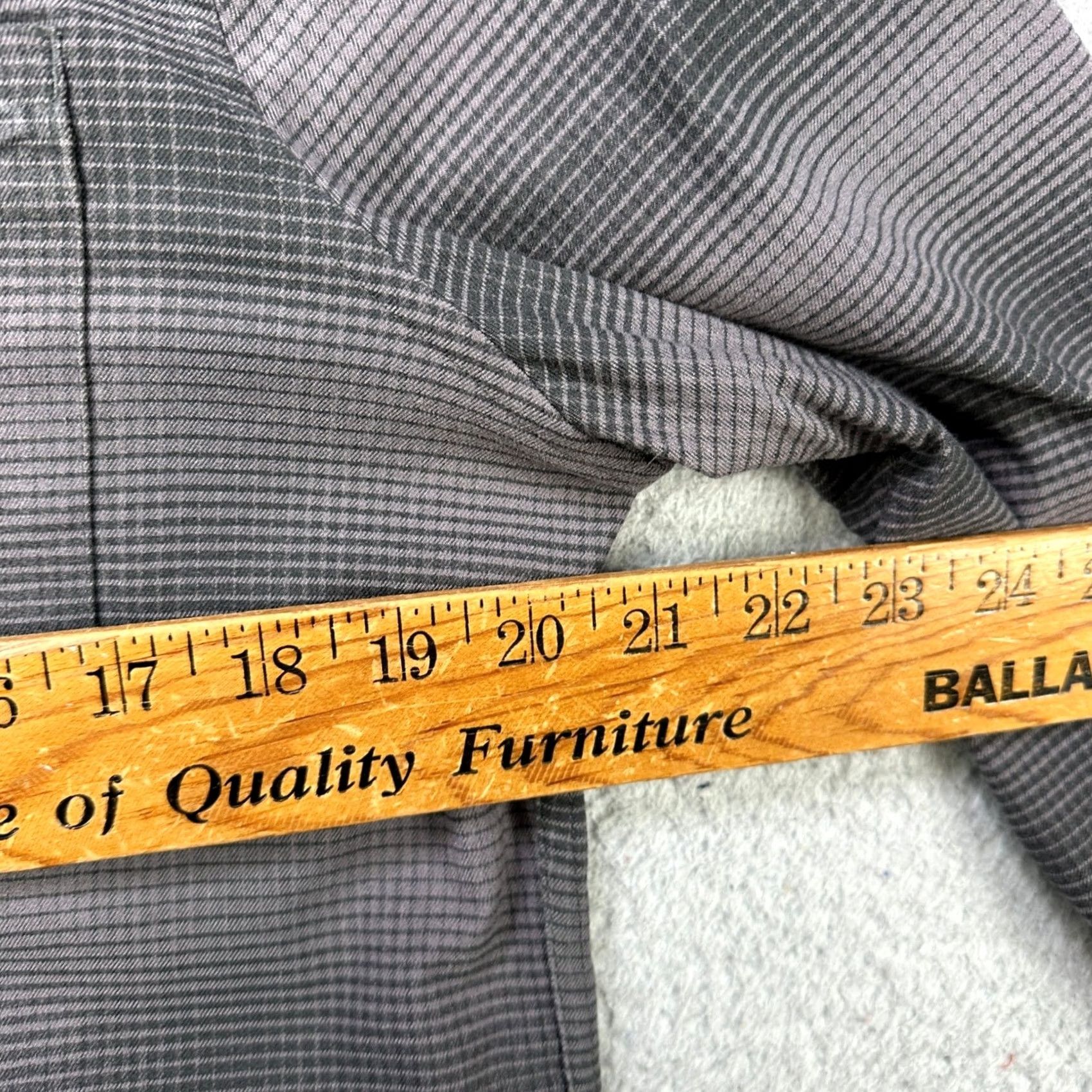 Lululemon Lululemon Men Shirt Button-Down Gray Black Plaid Pocket Long Sleeve Button-Up Casual Modern Fit M Mens Size US M / EU 48-50 / 2 - 6 Thumbnail