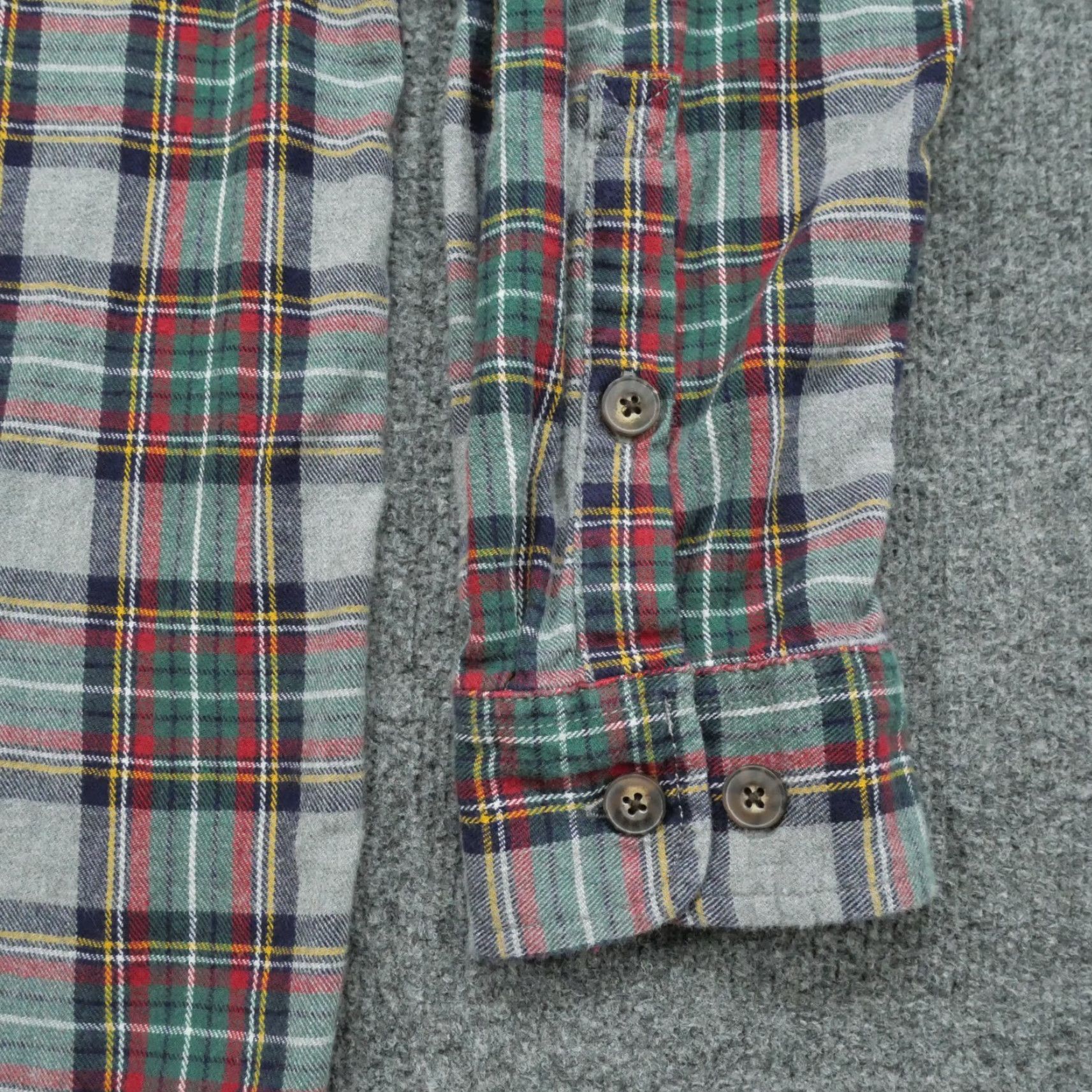 CO Duluth Trading Co Shirt Mens Large Plaid Flannel Button Up Grey Green Red Size US L / EU 52-54 / 3 - 2 Thumbnail