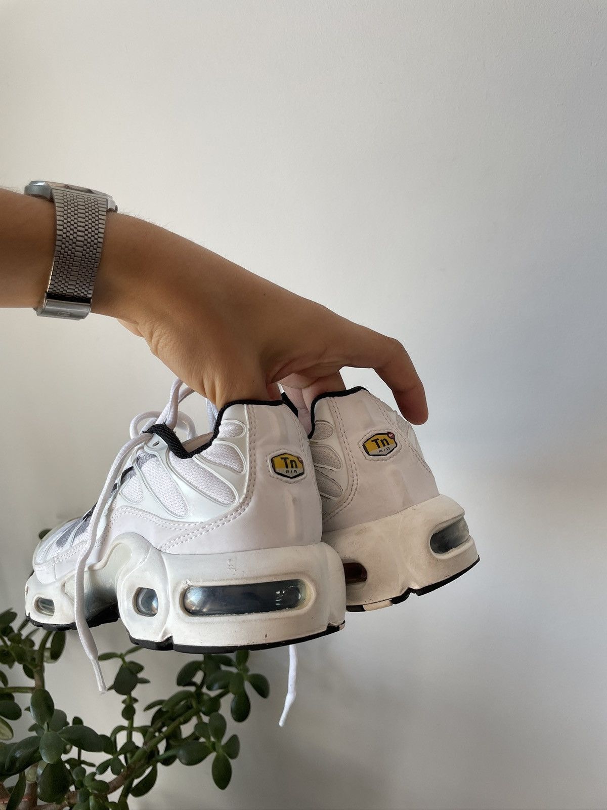 Nike Air Max Plus TN SE White Size US 5 / EU 37 - 9 Thumbnail