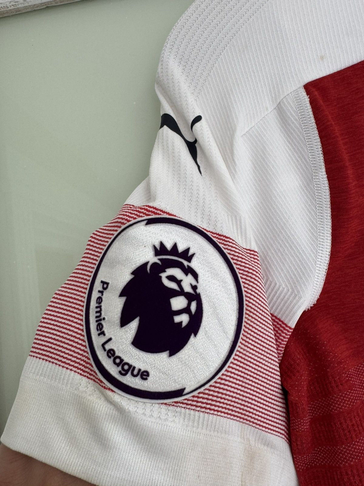 Puma Iwobi Arsenal 2018-2019 Signed Match Worn Home Soccer Jersey Size US L / EU 52-54 / 3 - 11 Thumbnail