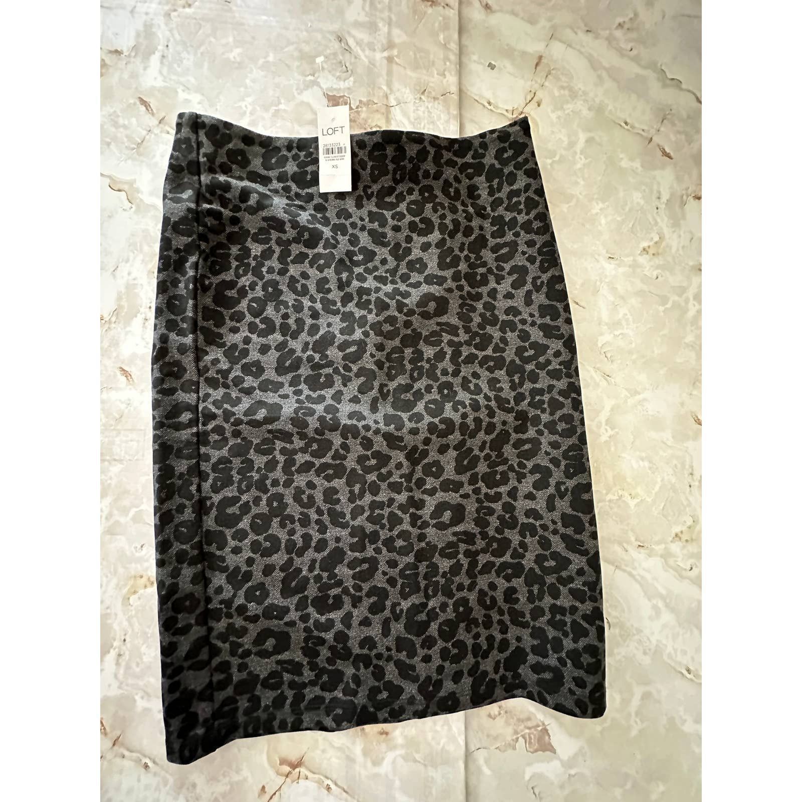 Loft LOFT Black Leopard Print stretch skirt Size XS Size 25" / US 0 / IT 36 - 1 Thumbnail
