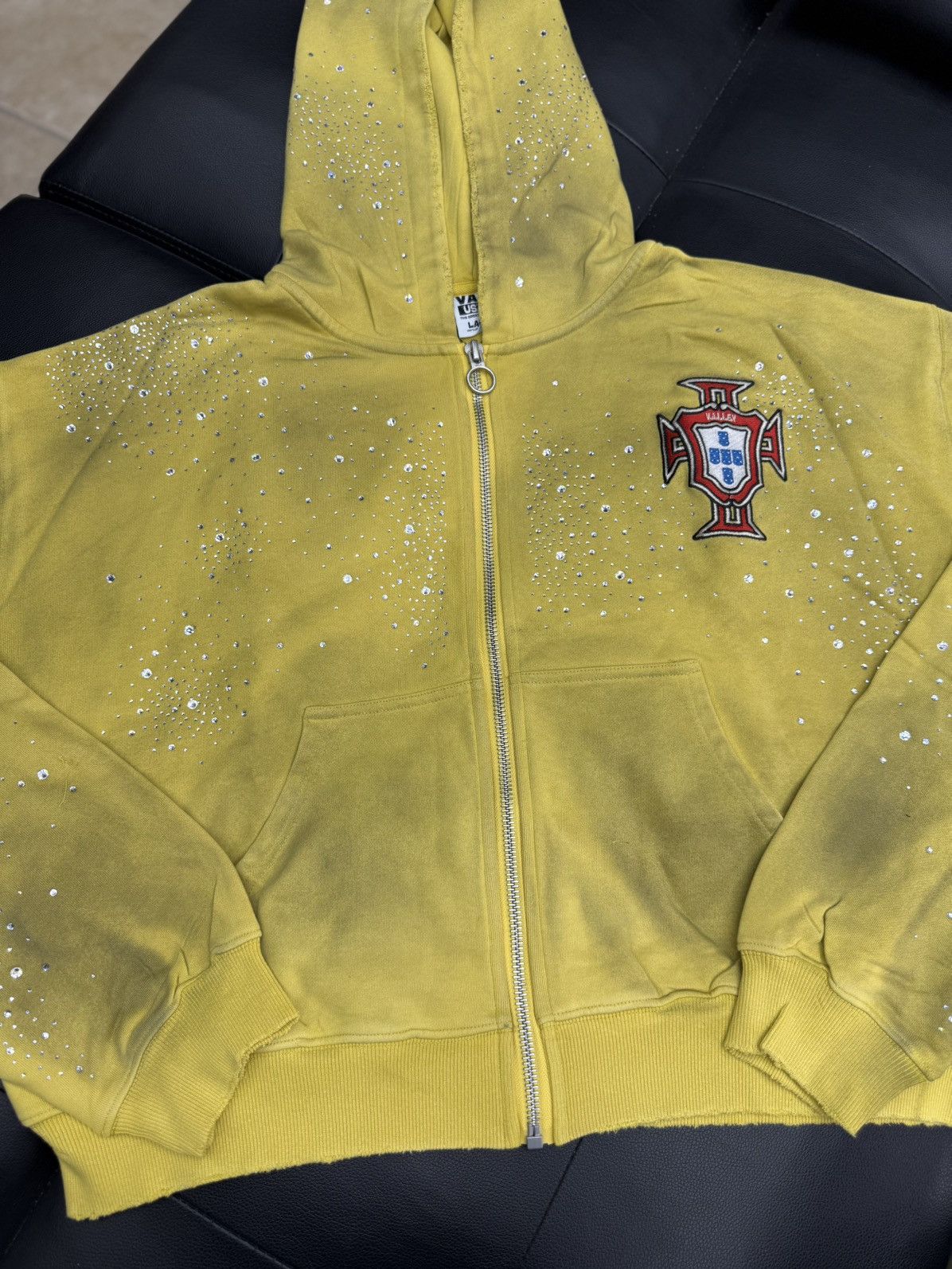 Vale Valley Hoodie Stone Zip Up Yellow Crystals Size Large (NEW) Size US L / EU 52-54 / 3 - 3 Thumbnail