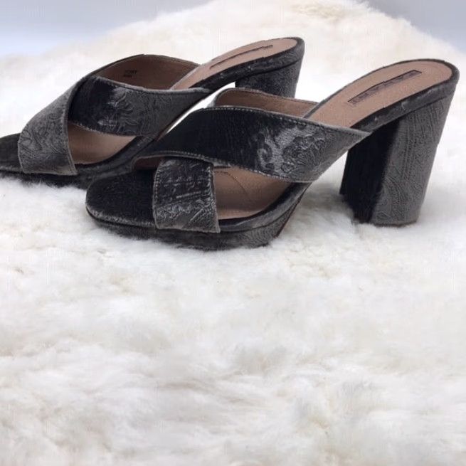 Vintage Tahari Women's High Heel Platform Slide Sandals, Crisscross Strap, Taupe, Size 6.5 M Size US 6.5 / IT 36.5 - 3 Thumbnail