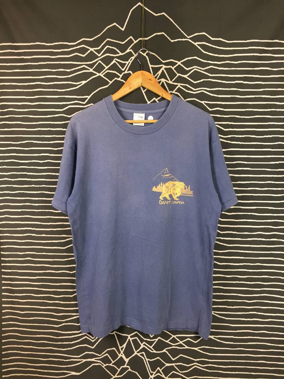 Vintage Vtg 90s Banff Canada Grizzly Bear Glacier Graphics Tee Size US L / EU 52-54 / 3 - 2 Thumbnail