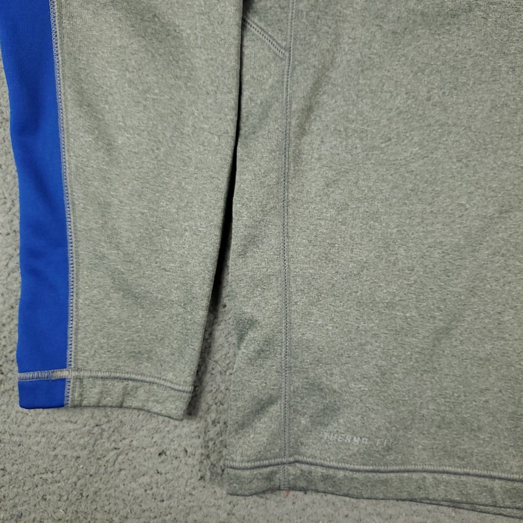 Nike Nike Sweatshirt Mens Size M Gray 1/4 Zip Pullover Mock Neck Long Sleeve Logo Swoosh Vintage No (if allowed) Size US M / EU 48-50 / 2 - 3 Thumbnail