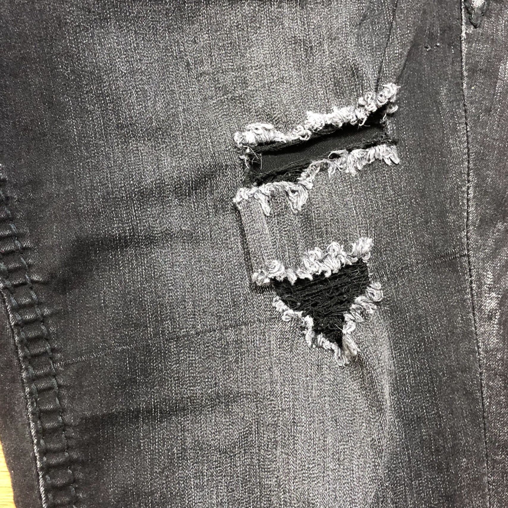 Vintage VINTAGE Rock Revival Jeans Black Womens 34 Slim Ankle 5-Pocket Denim Distressed Embroidered Rhinestone Sequin Studded Rock Biker Metal Size 24" / US 00 / IT 34 - 6 Thumbnail