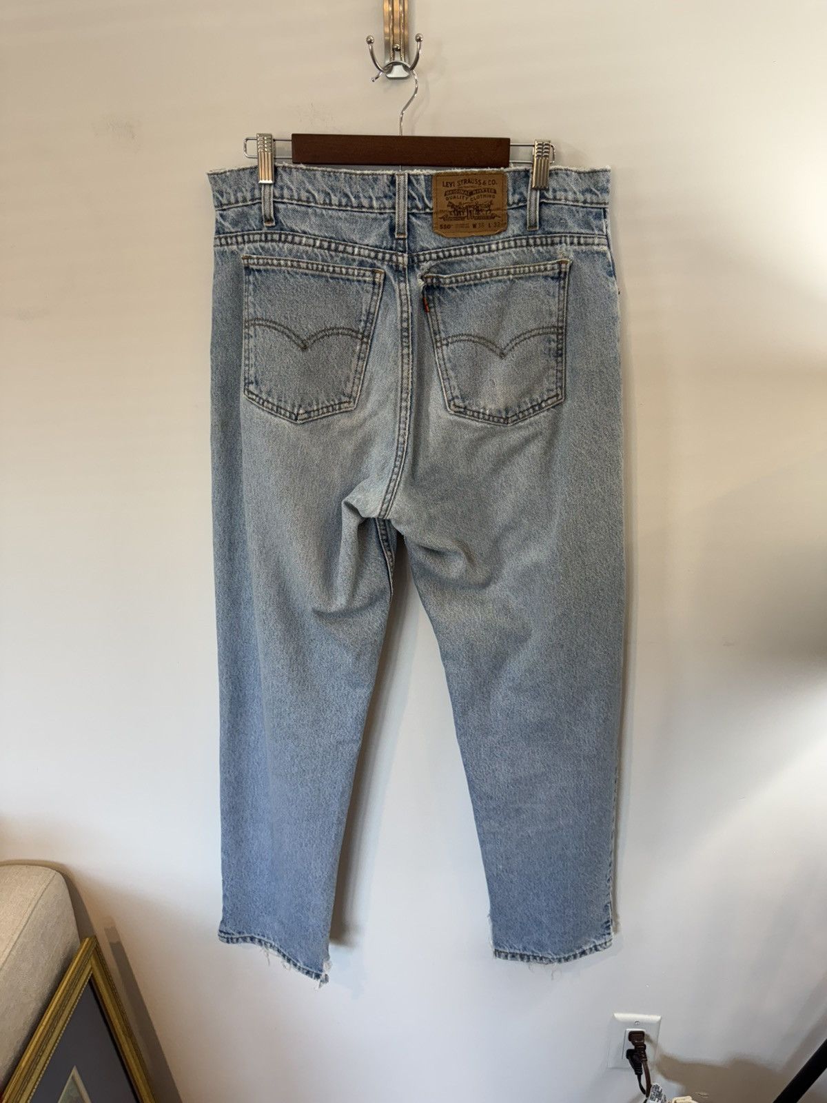 Levi's Vintage Clothing Vintage Levi’s 550 Light Wash Distressed Jeans, W35 x L31 Size US 35 - 7 Thumbnail