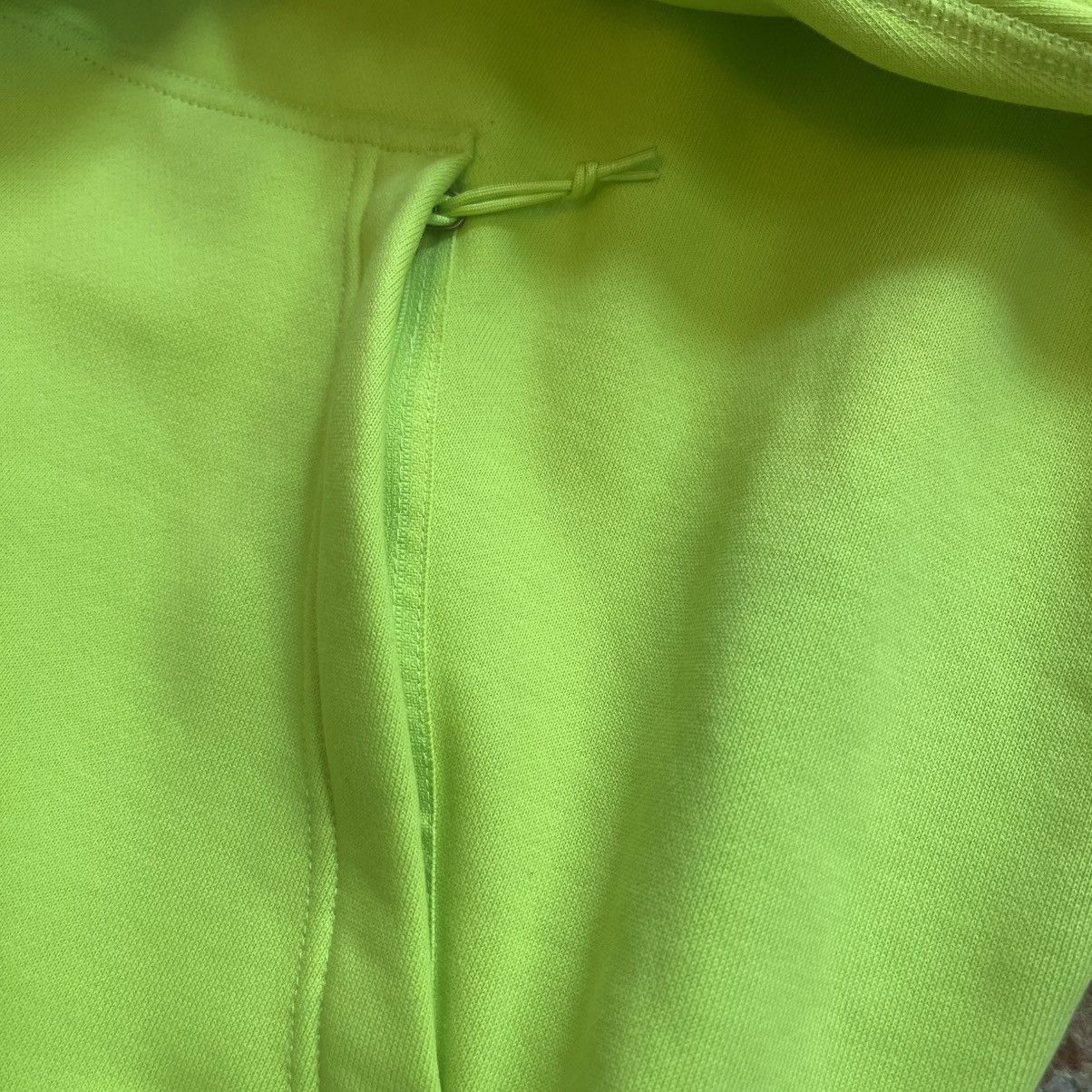 Nike ACG Nike ACG Therma Fit Neon Volt Large Hoodie Sweatshirt VNDS Size US L / EU 52-54 / 3 - 8 Thumbnail