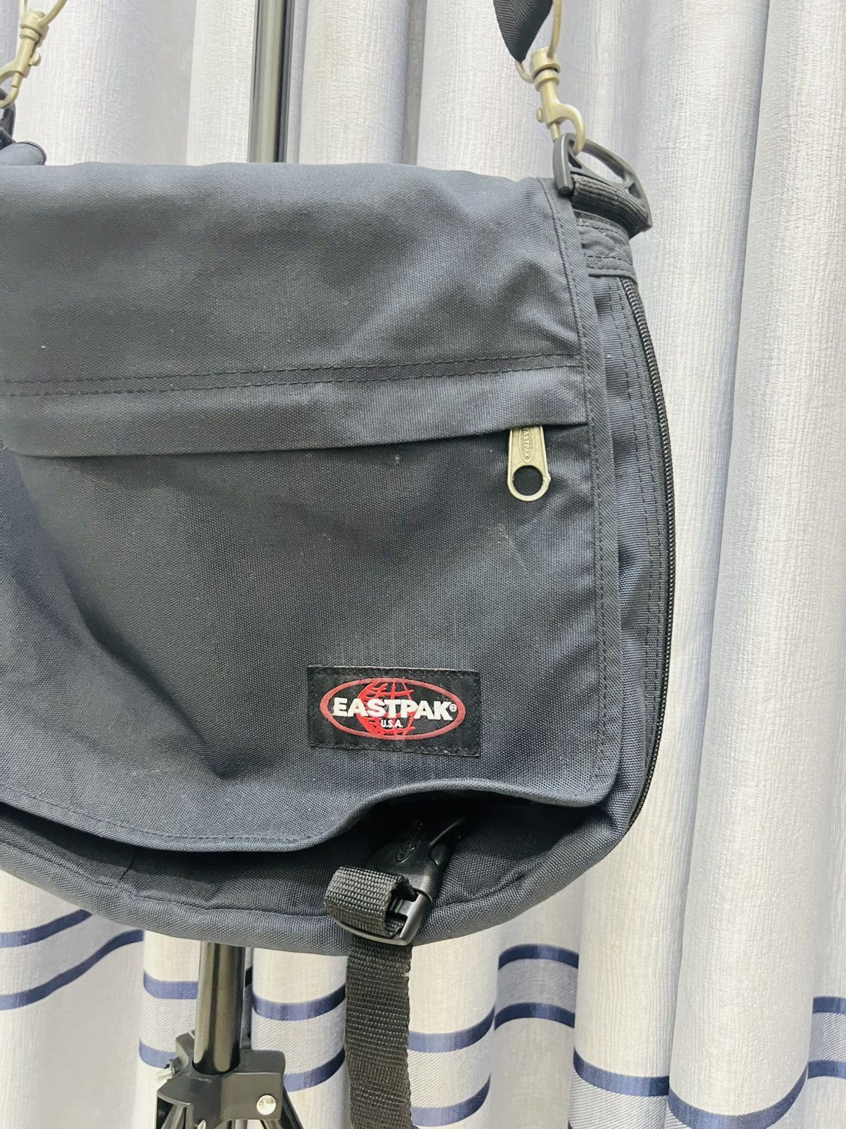 Eastpak Eastpak mesenger Sling Bag Skate brand Bag Size ONE SIZE - 2 Thumbnail