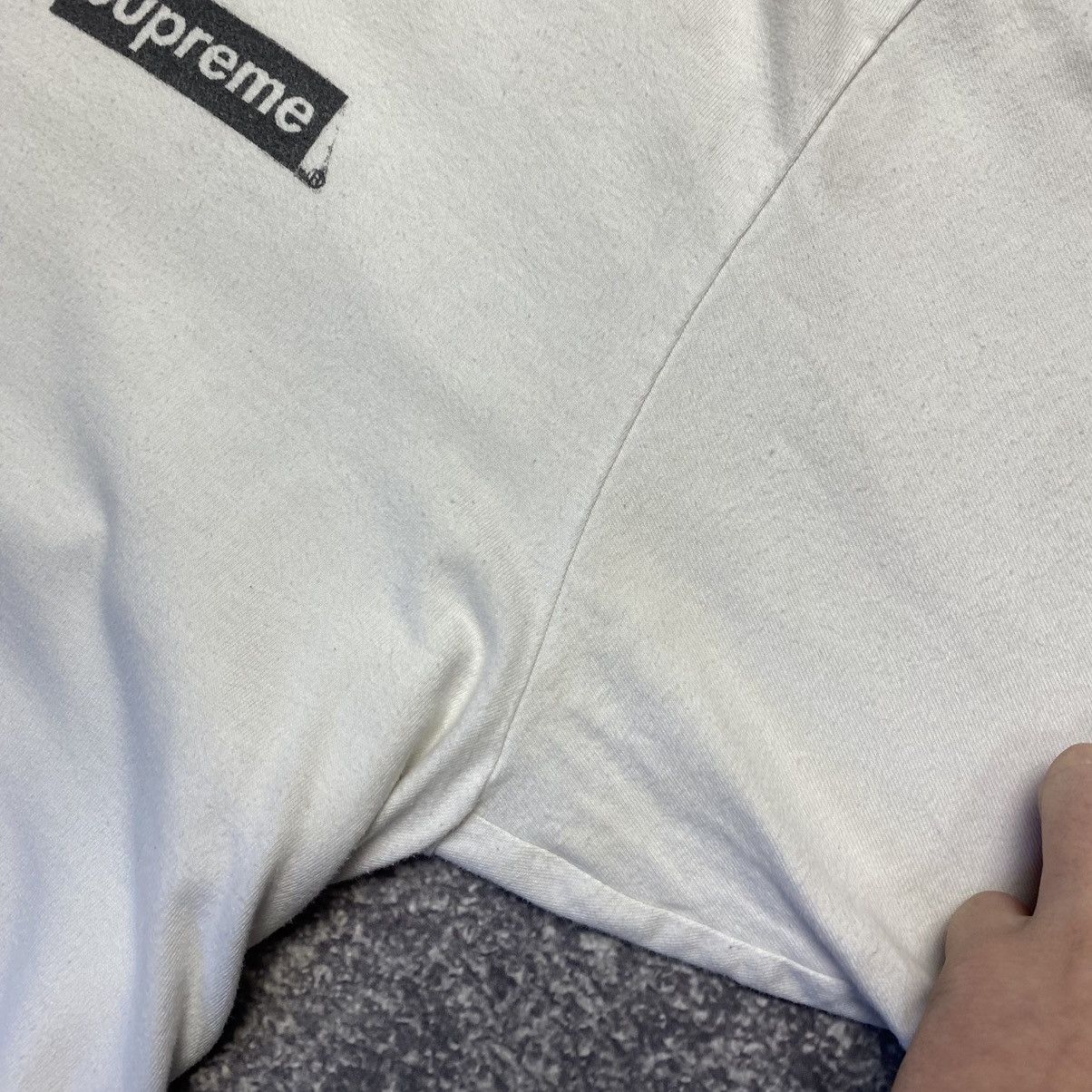 Supreme Designer Supreme Big Logo y2k luxury y2k rare tee Size US XL / EU 56 / 4 - 7 Thumbnail