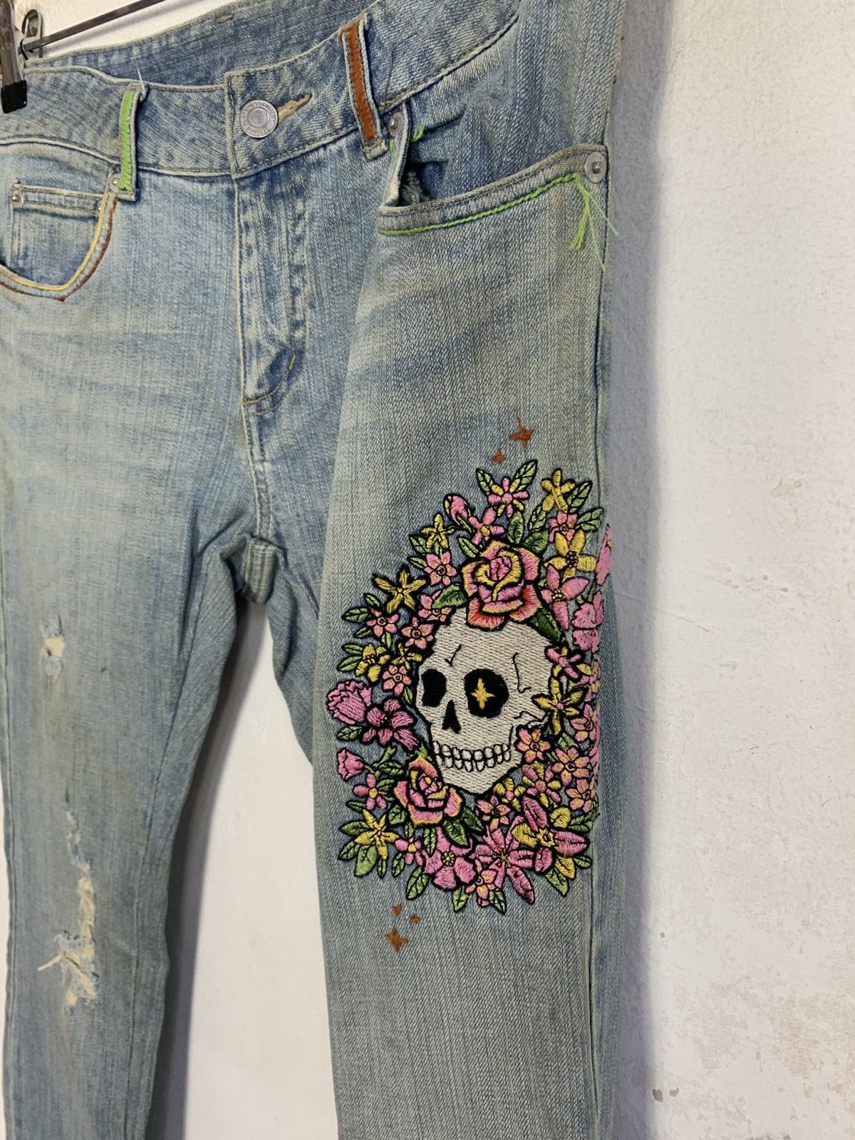 Japanese Brand Play Chess Embroidery Floral Skull Logo Whisker Beauty Faded Size 29" - 3 Thumbnail