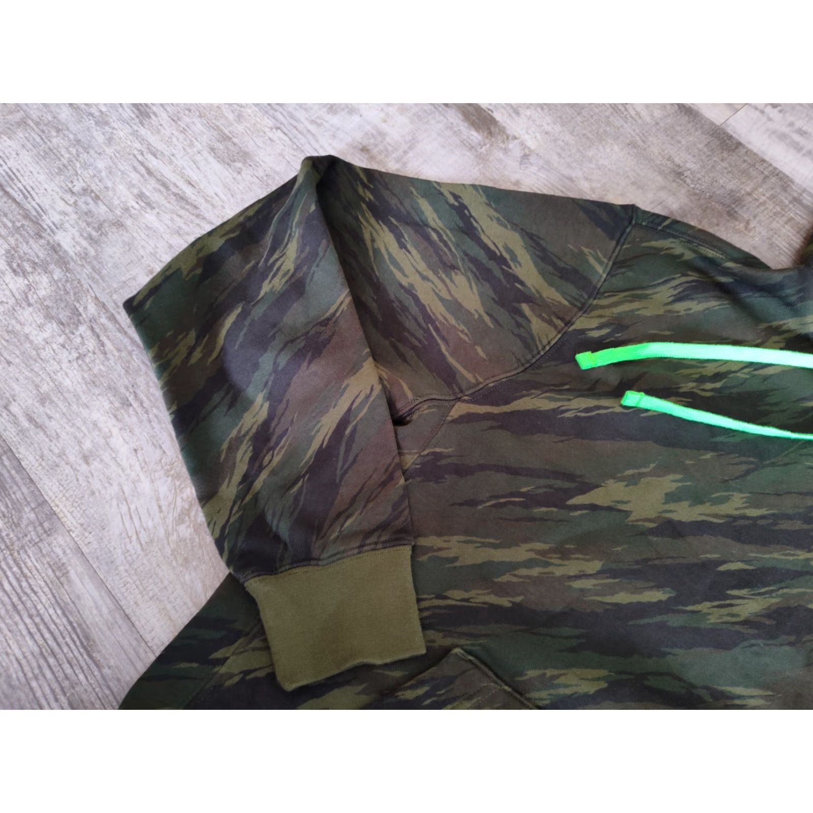Nike Nike Sportswear Club Hoodie Mens Sz S Camo Green Sweatshirt Pullover DD5126-326 Size US S / EU 44-46 / 1 - 4 Thumbnail