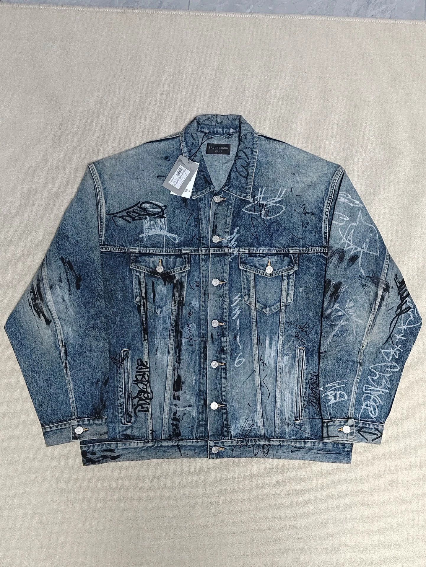 Balenciaga Balenciaga 23Fall blue graffiti hand-painted vintage denim jacket Size US M / EU 48-50 / 2 - 1 Thumbnail