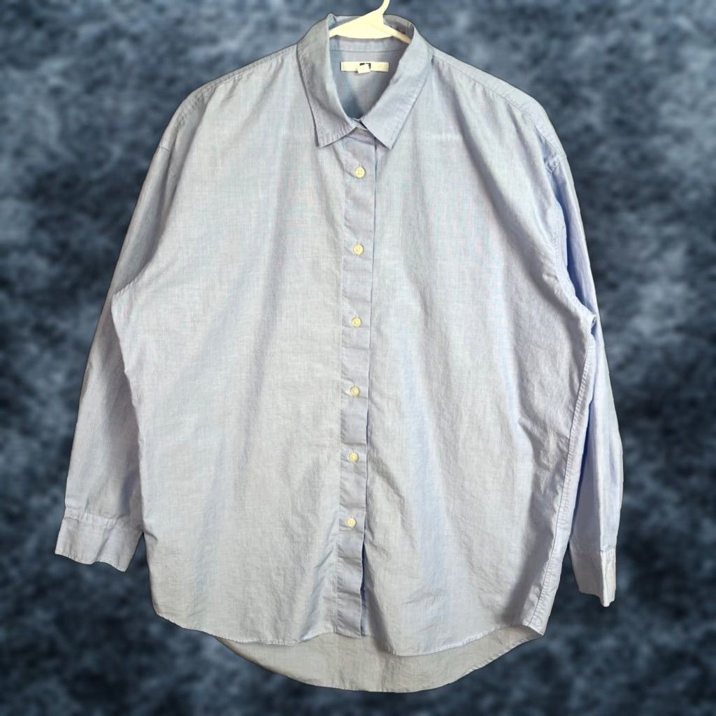 Uniqlo UNIQLO Shirt Mens Small Light Blue Button-Up Cotton Polyester Solid Casual Size S / US 4 / IT 40 - 1 Thumbnail