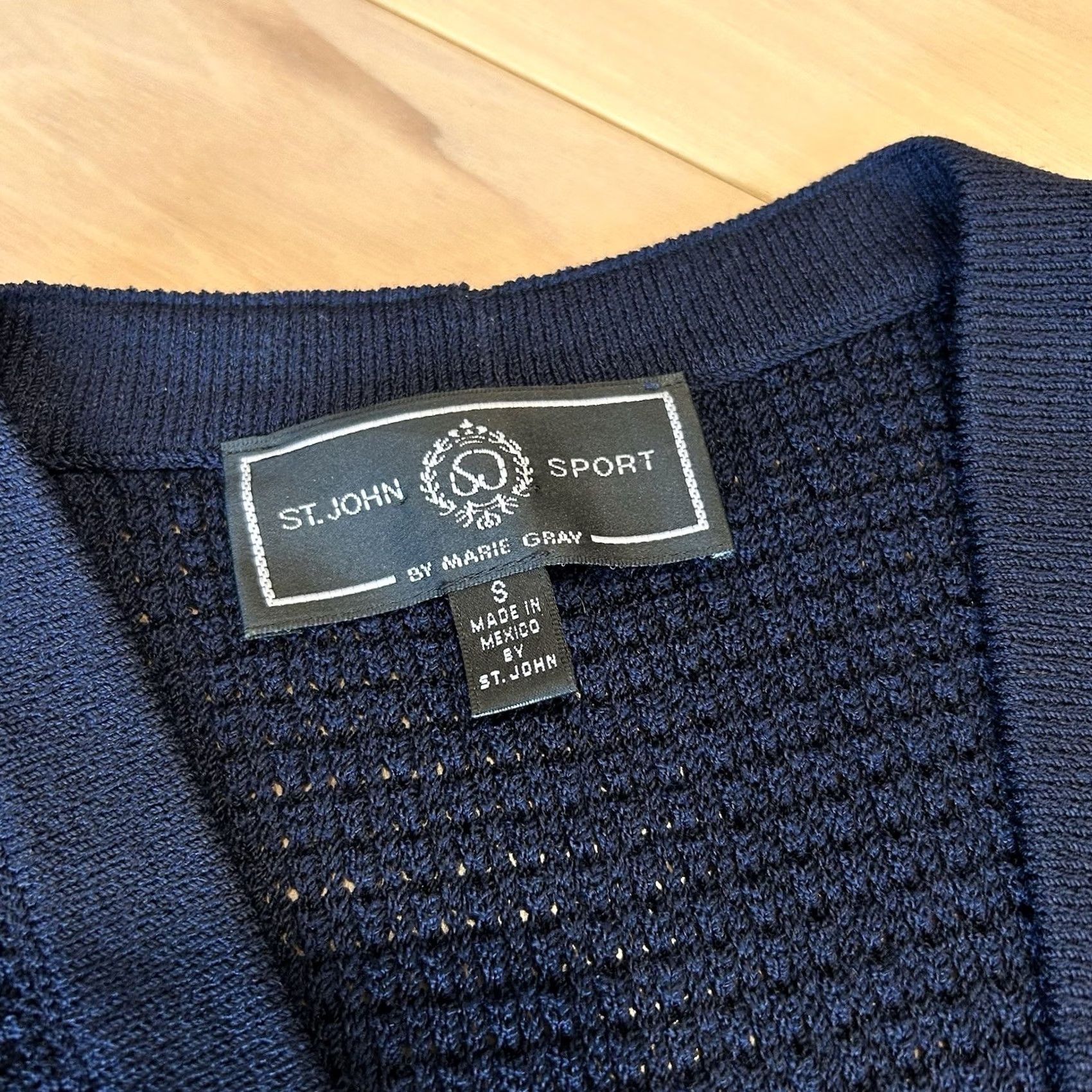 St. John St. John Sport 2Pc Knit Cardigan & Shirt Set Women’s Small Cardigan & knit shirt Navy Blue Solid Santana Knit V-Neck Button 2 Piece Women Mens Womens Size S / US 4 / IT 40 - 7 Thumbnail
