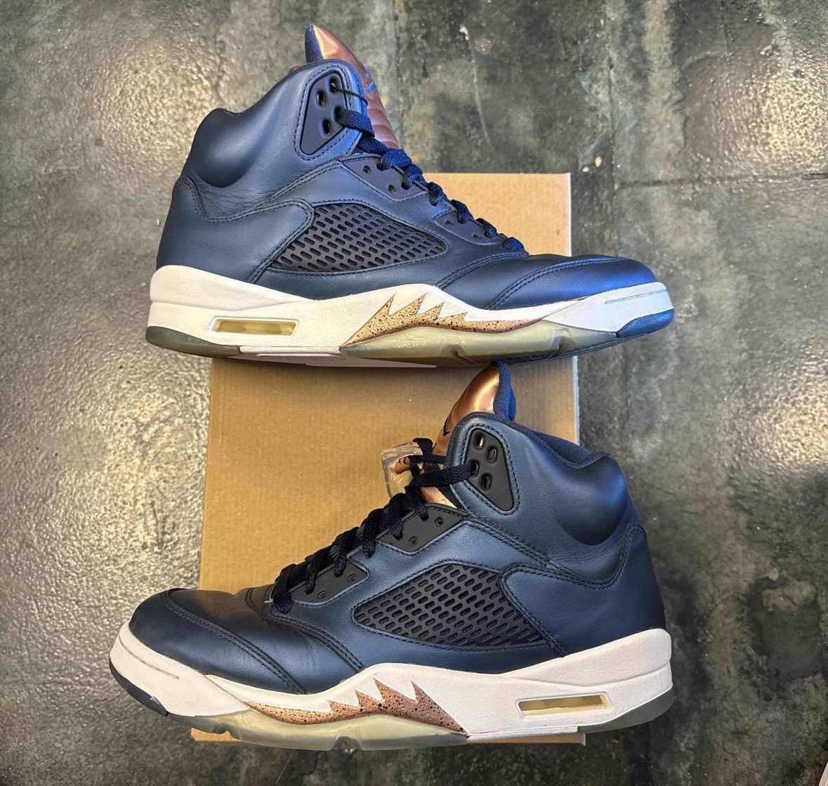 Jordan Brand Jordan 5 Bronze Size US 9 / EU 42 - 1 Thumbnail