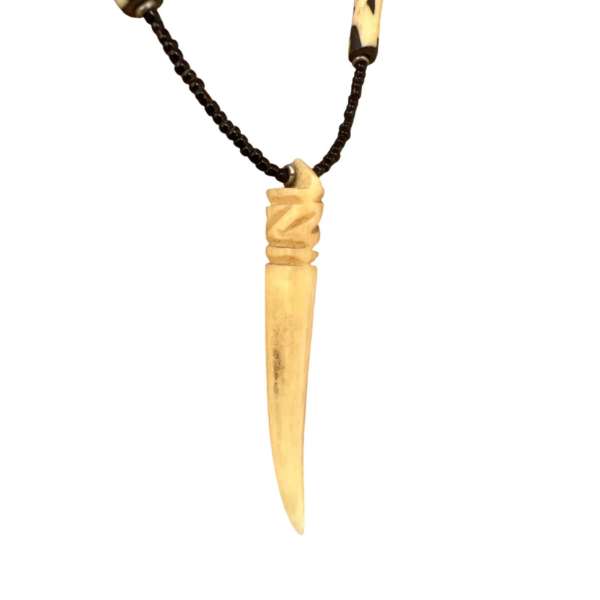 Other Vintage Black Seed Bead Necklace Carved Bone Pendant Screw B Size ONE SIZE - 2 Thumbnail