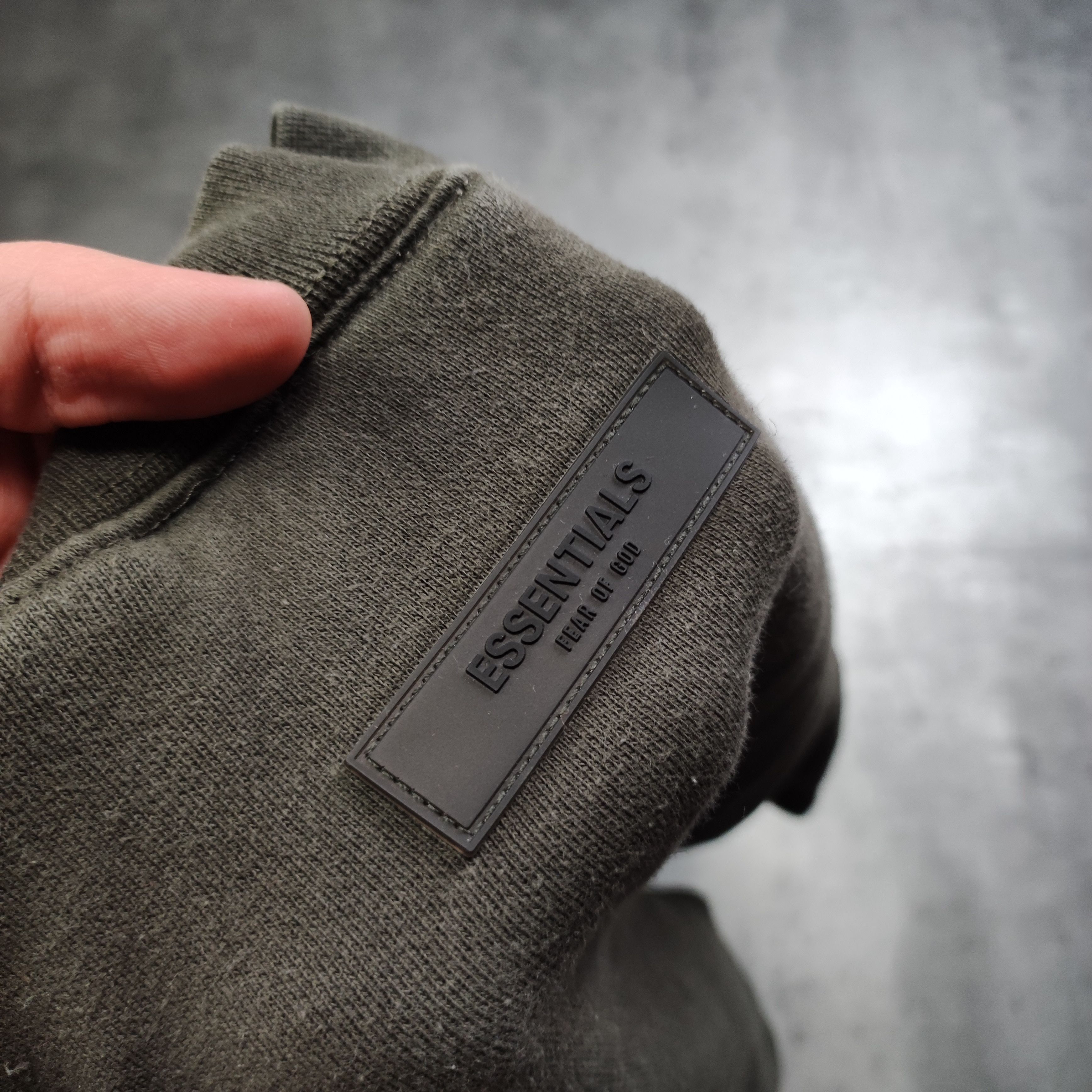 Essentials × FOG × Fear of God RARE FOG Fear of God Essentials Small Logo Crewneck Size US S / EU 44-46 / 1 - 8 Thumbnail