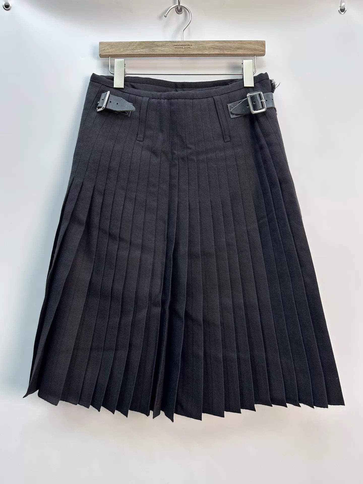 Balenciaga Balenciaga 20FW Irregular Wool Pleat Skirt Unisex 44 Size 30" / US 8 / IT 44 - 1 Thumbnail
