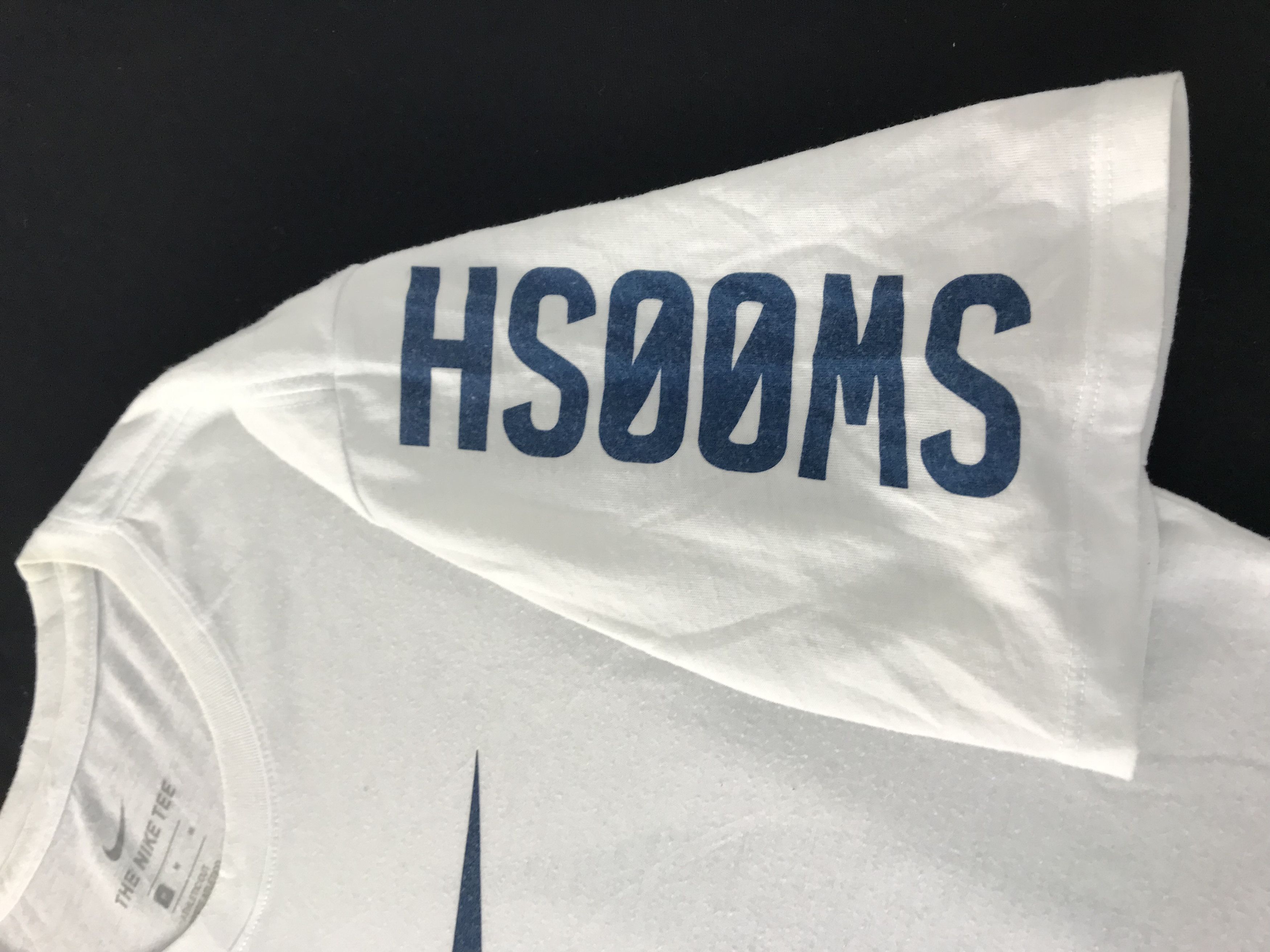 Nike Nike Swoosh Big Logo Printed White Tee T-shirt Size US M / EU 48-50 / 2 - 5 Thumbnail