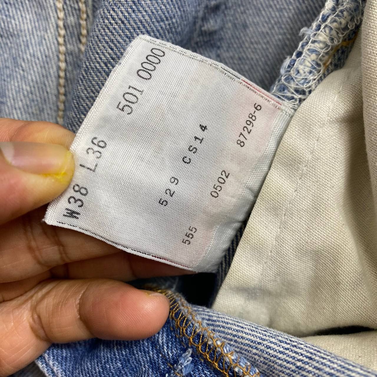 Levi's Vintage Clothing VINTAGE 00'S LEVIS 501 DISTRESSED DIRTY JEAN W35X33" Size US 35 - 16 Thumbnail