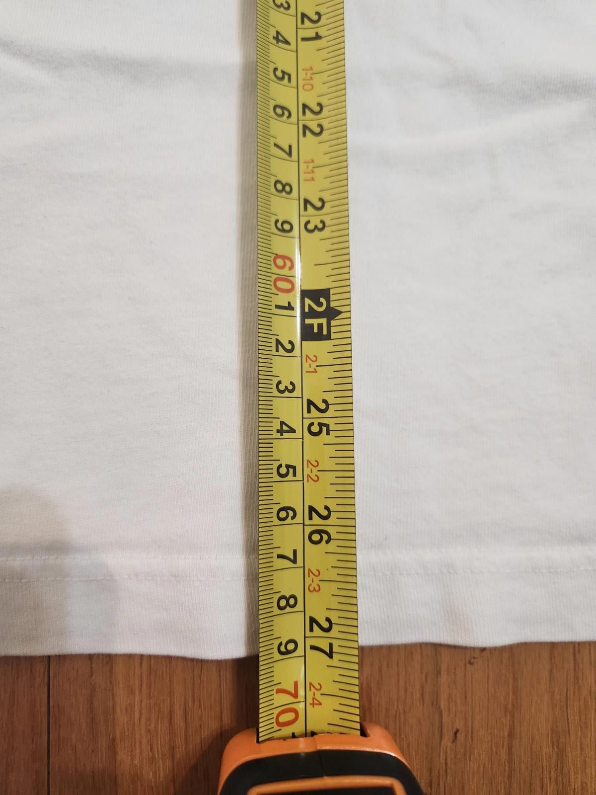 Uniqlo Uniqlo Just Chillin Graphic T-Shirt White Men's Large Size US L / EU 52-54 / 3 - 6 Thumbnail