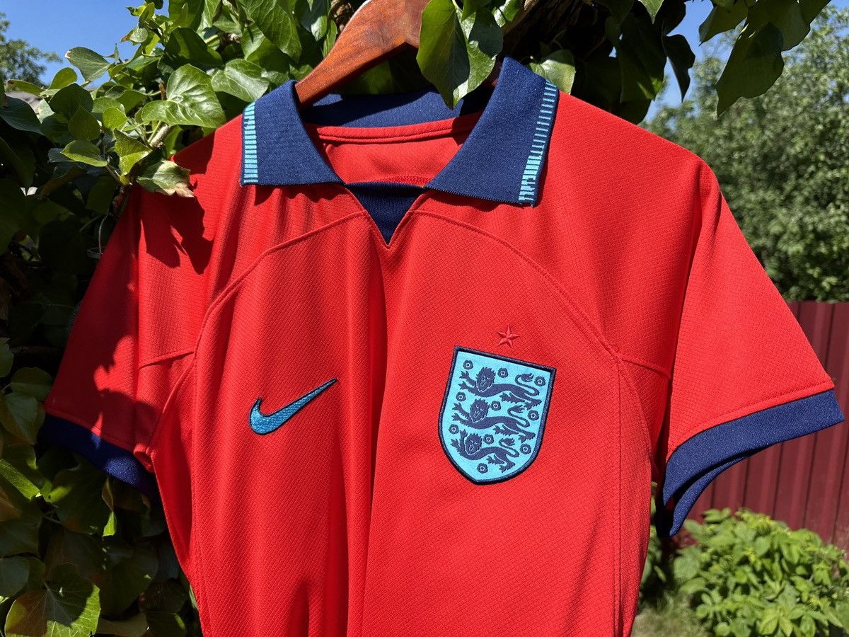 Nike England Football Shirt 2022/2023 Kit football jersey Size US S / EU 44-46 / 1 - 2 Thumbnail