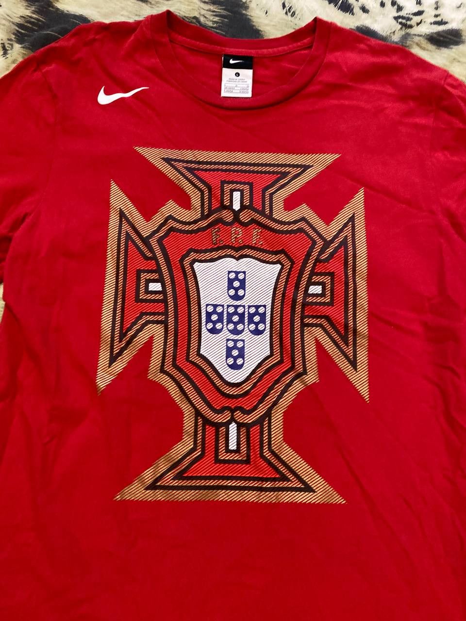 Nike Vintage Nike Big Y2K Logo Red Short Sleeve T-Shirt Size L Size US L / EU 52-54 / 3 - 7 Thumbnail