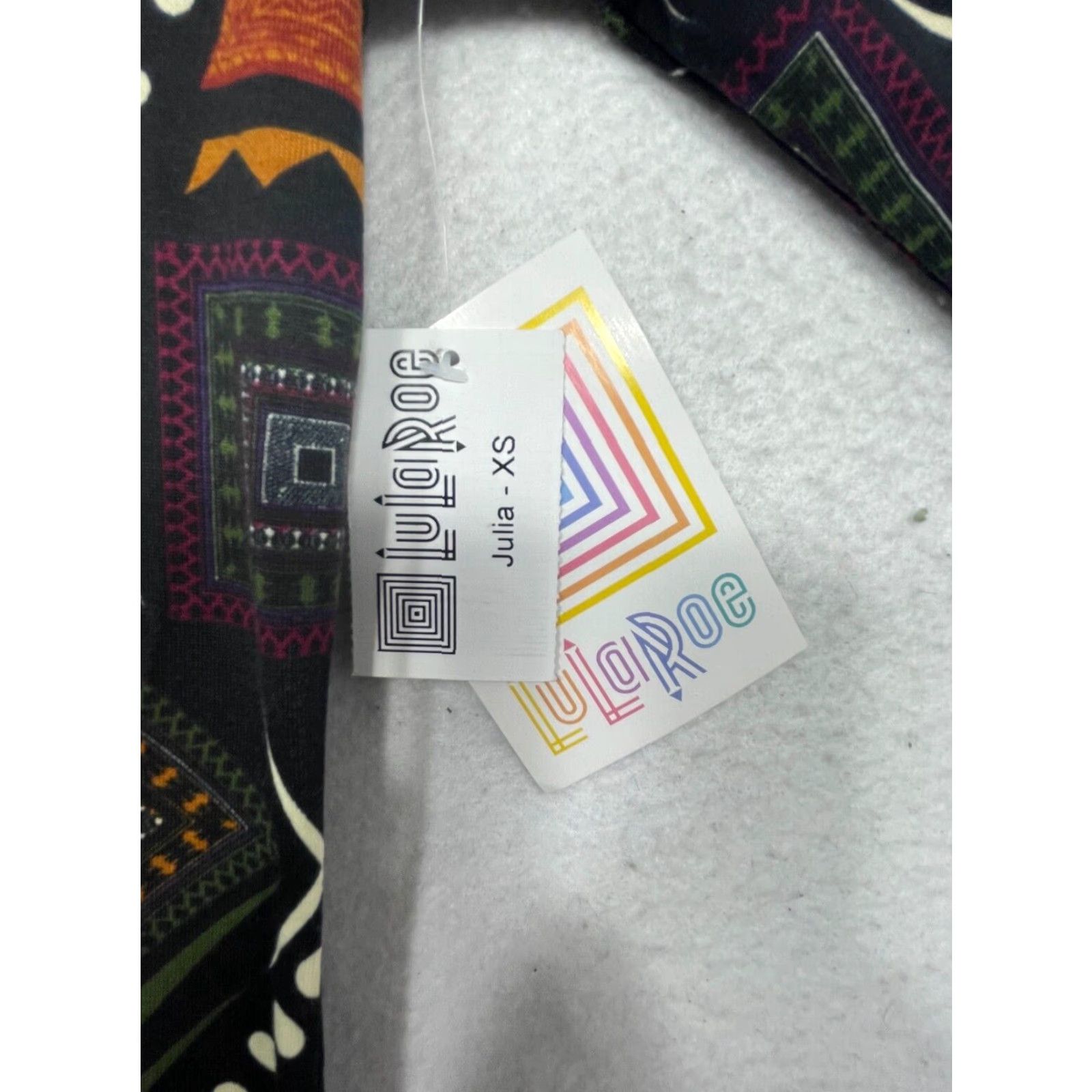 Vintage VINTAGE LuLaRoe Dress Womens Julia Geometric NWT Size M / US 6-8 / IT 42-44 - 3 Thumbnail