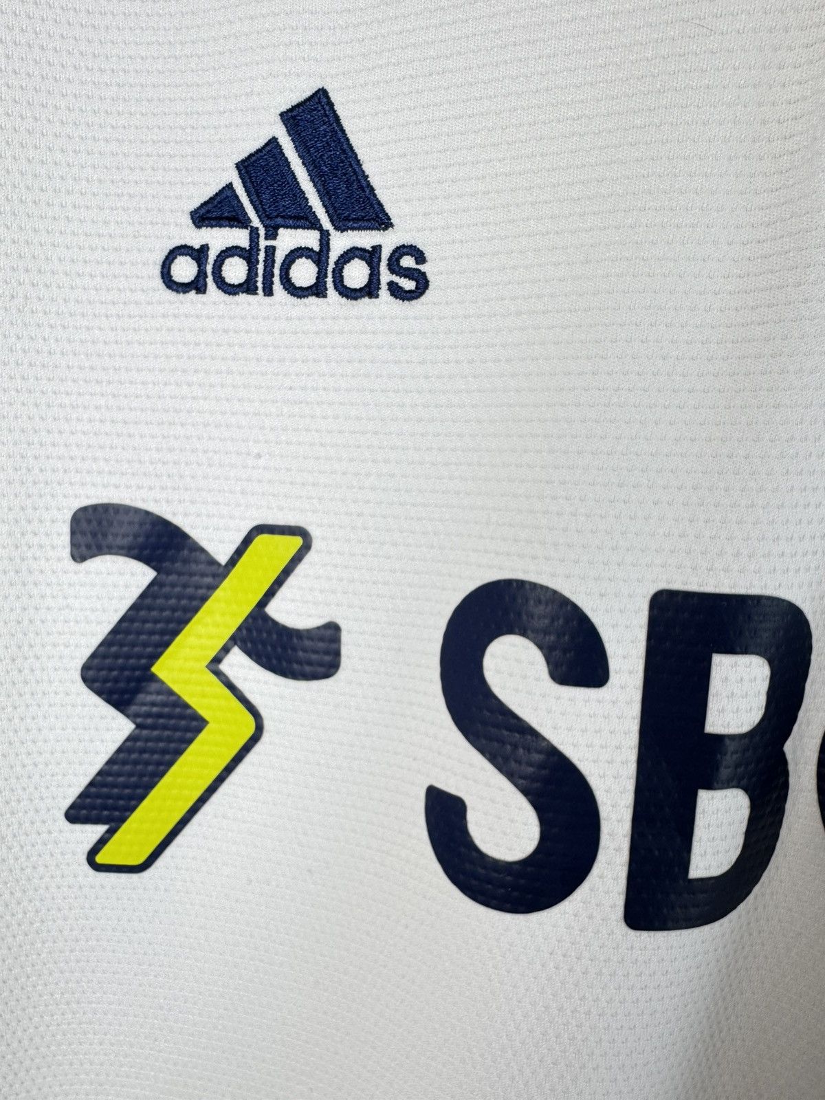 Adidas Leeds United 2021 2022 Home Football Soccer Jersey Adidas Size US XL / EU 56 / 4 - 5 Thumbnail
