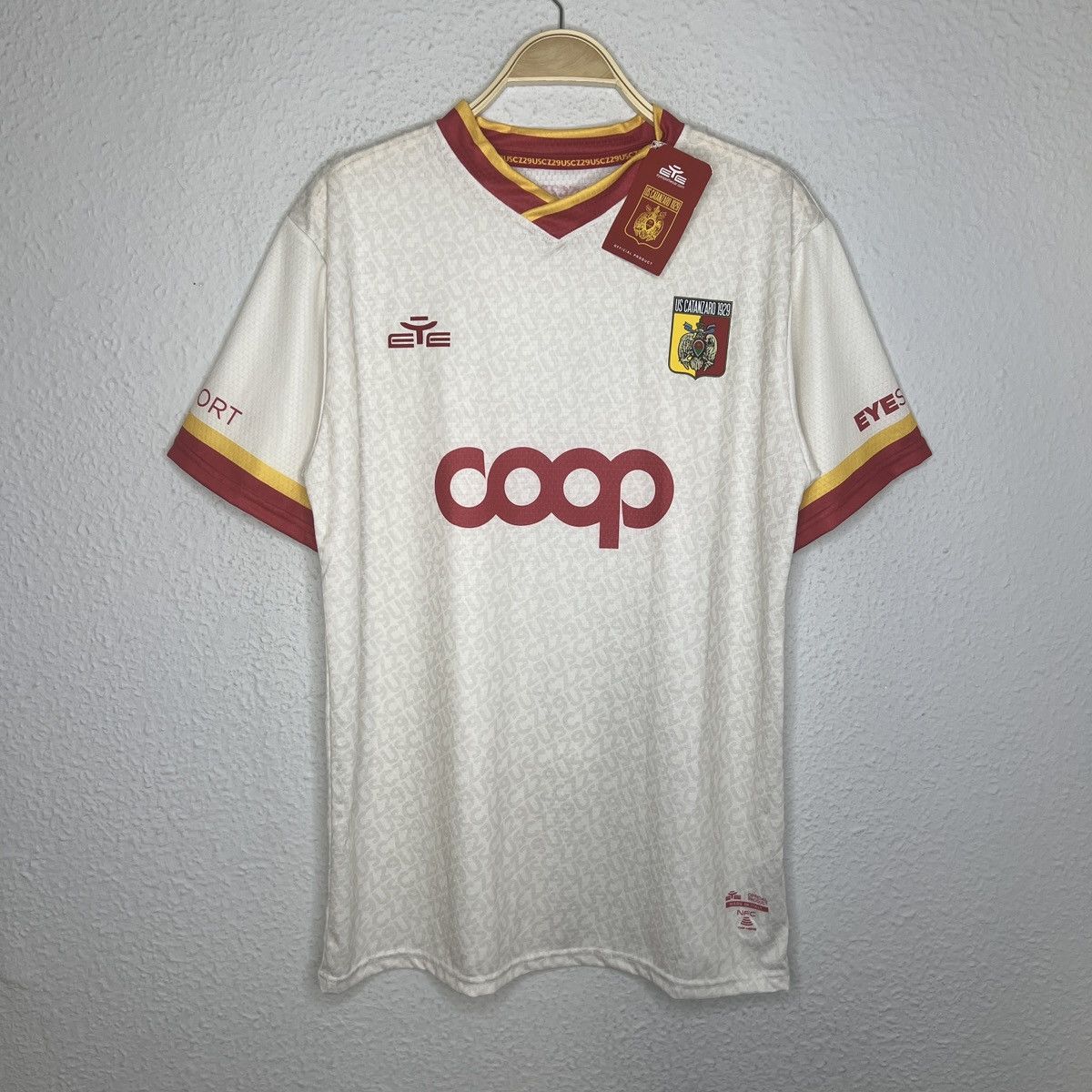 Other EYE US Catanzaro 1929 Tshirt Tee Jersey Coop Italy Soccer Size US XL / EU 56 / 4 - 1 Thumbnail