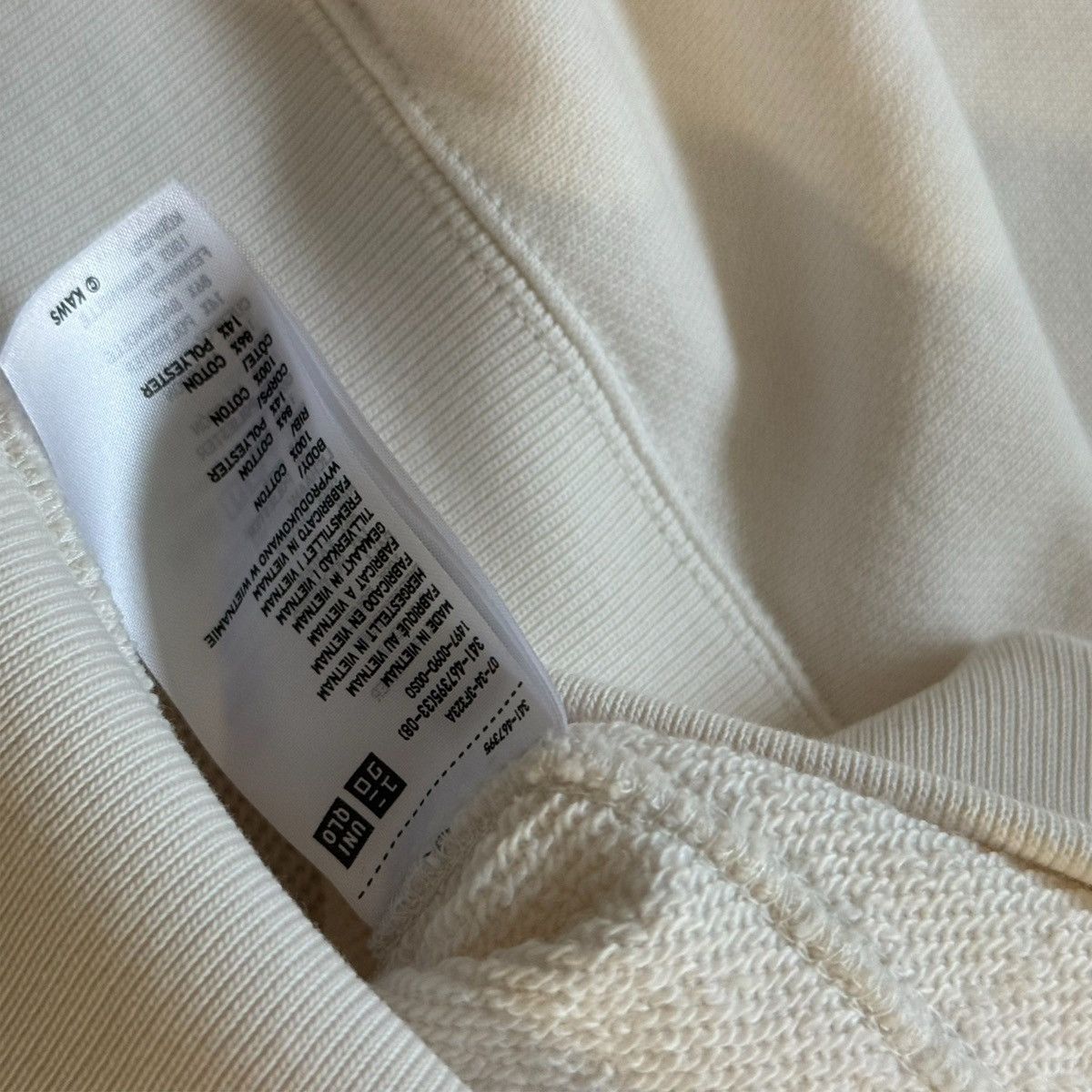 Kaws Uniqlo X Kaws Sweatshirt Size US M / EU 48-50 / 2 - 10 Thumbnail