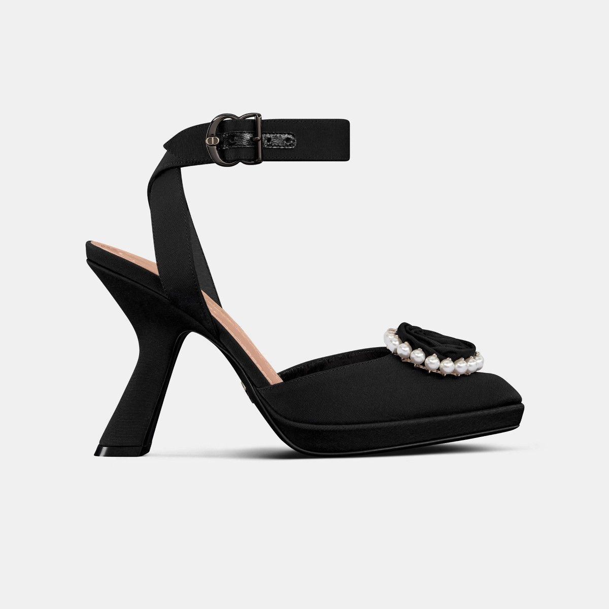 o1bcso1str0225 Rose Pump in Black