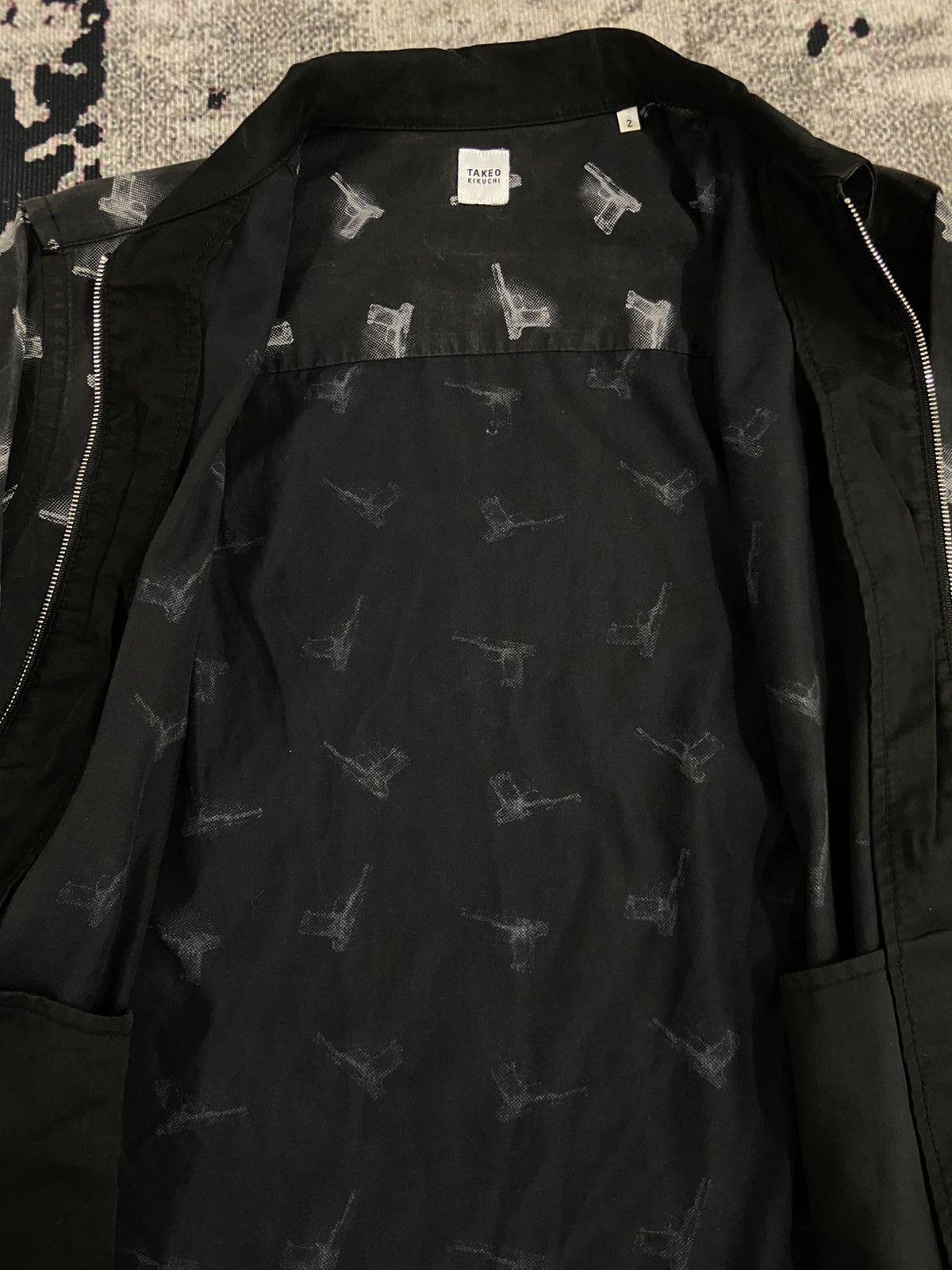 Takeo Kikuchi 🔥2000s Takeo Kikuchi Gun Print Zip Jacket Size US M / EU 48-50 / 2 - 5 Thumbnail