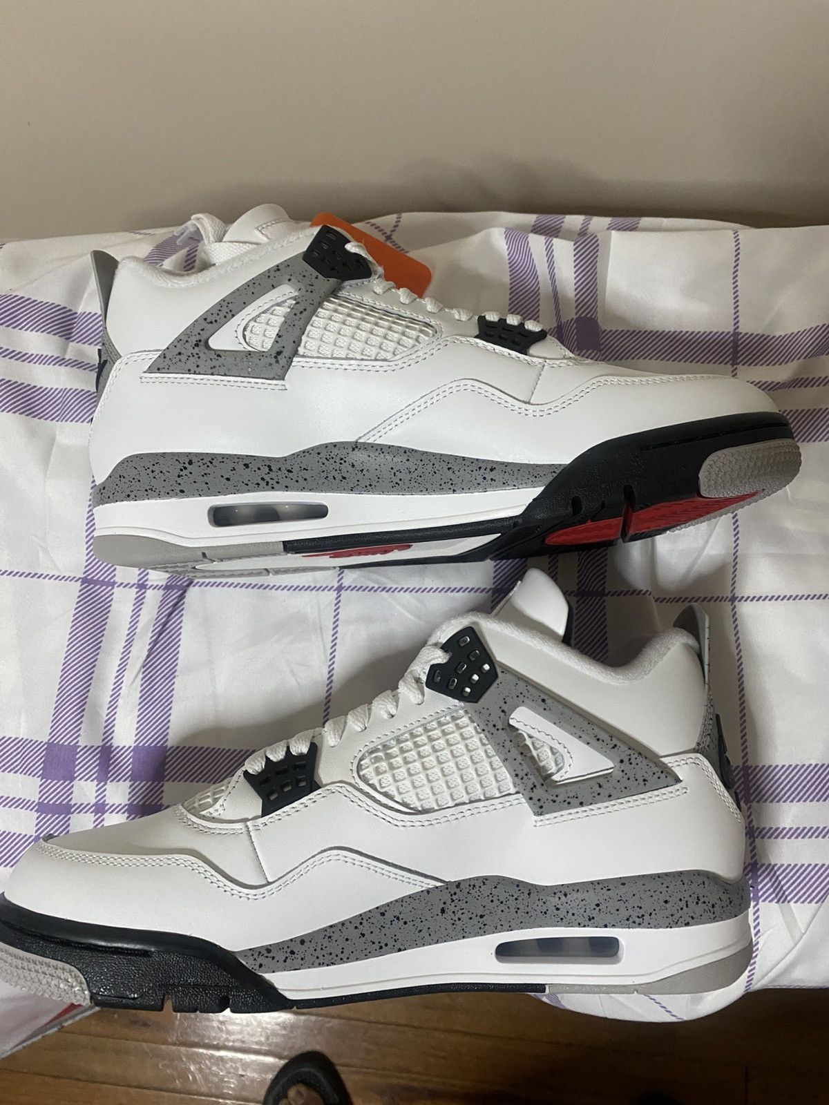 Jordan Brand Air jordan Retro 4s "White cement" Size US 9.5 / EU 42-43 - 1 Thumbnail