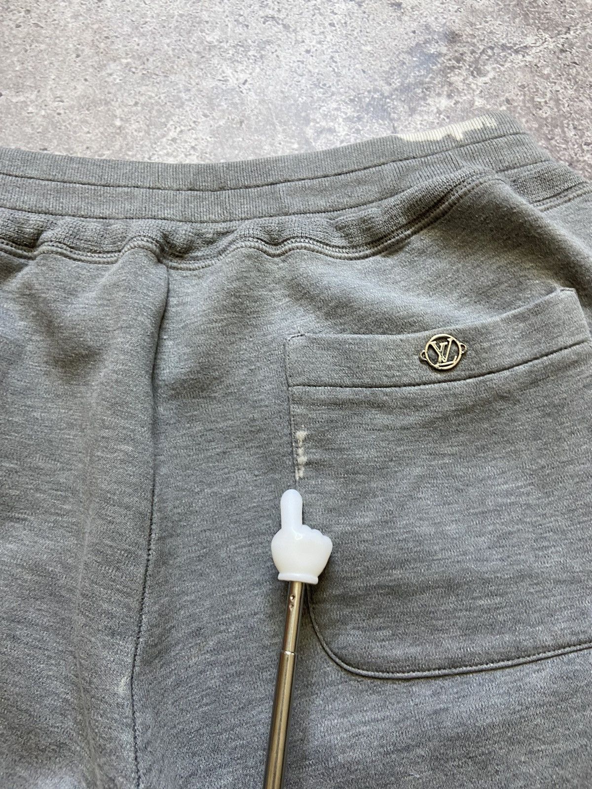 Louis Vuitton Louis Vuitton jogger sweatpants Size US 33 - 13 Thumbnail