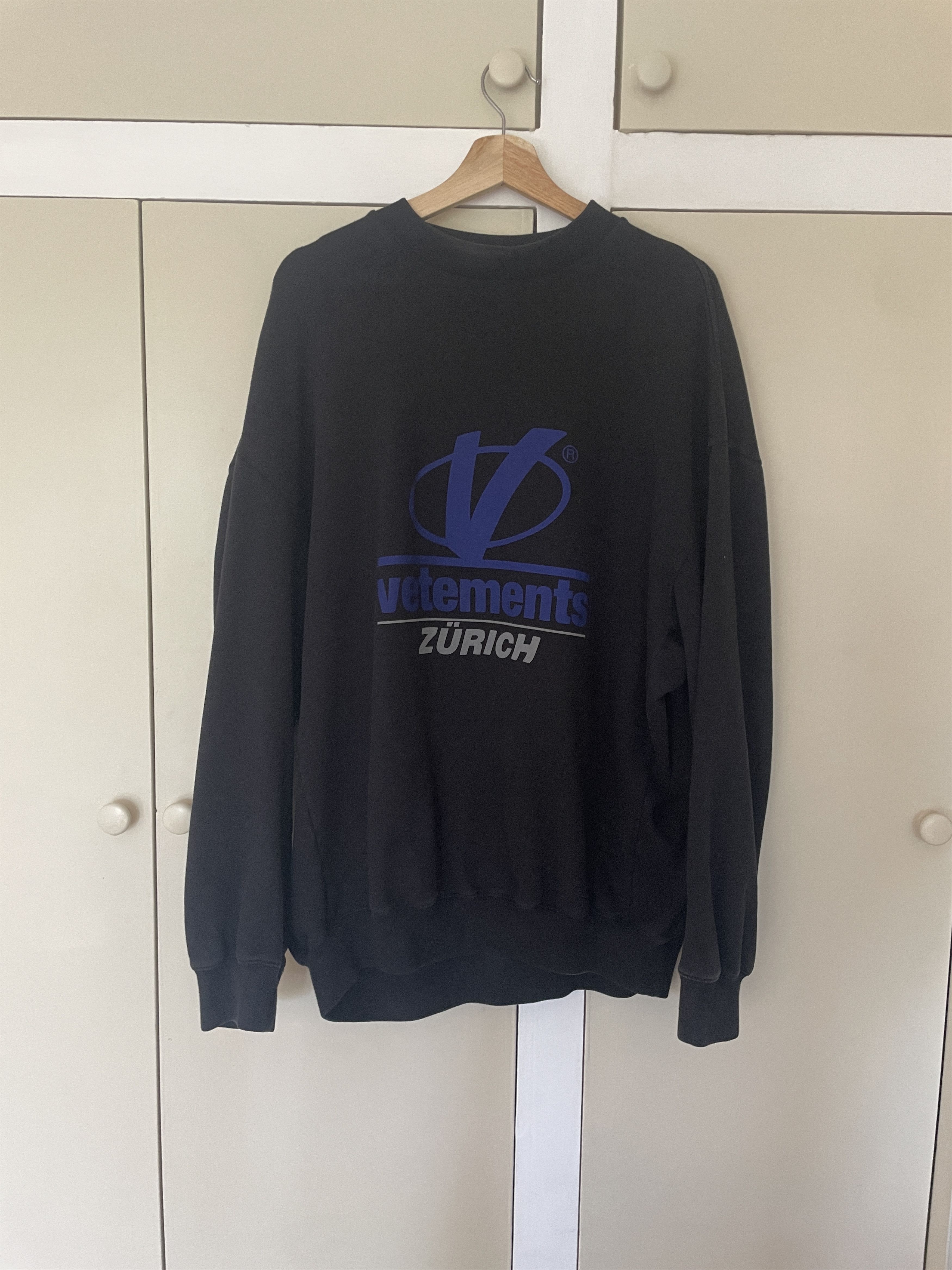 Vetements Vetements - FW18 Zurich Crewneck Sweatshirt M Size US M / EU 48-50 / 2 - 2 Thumbnail