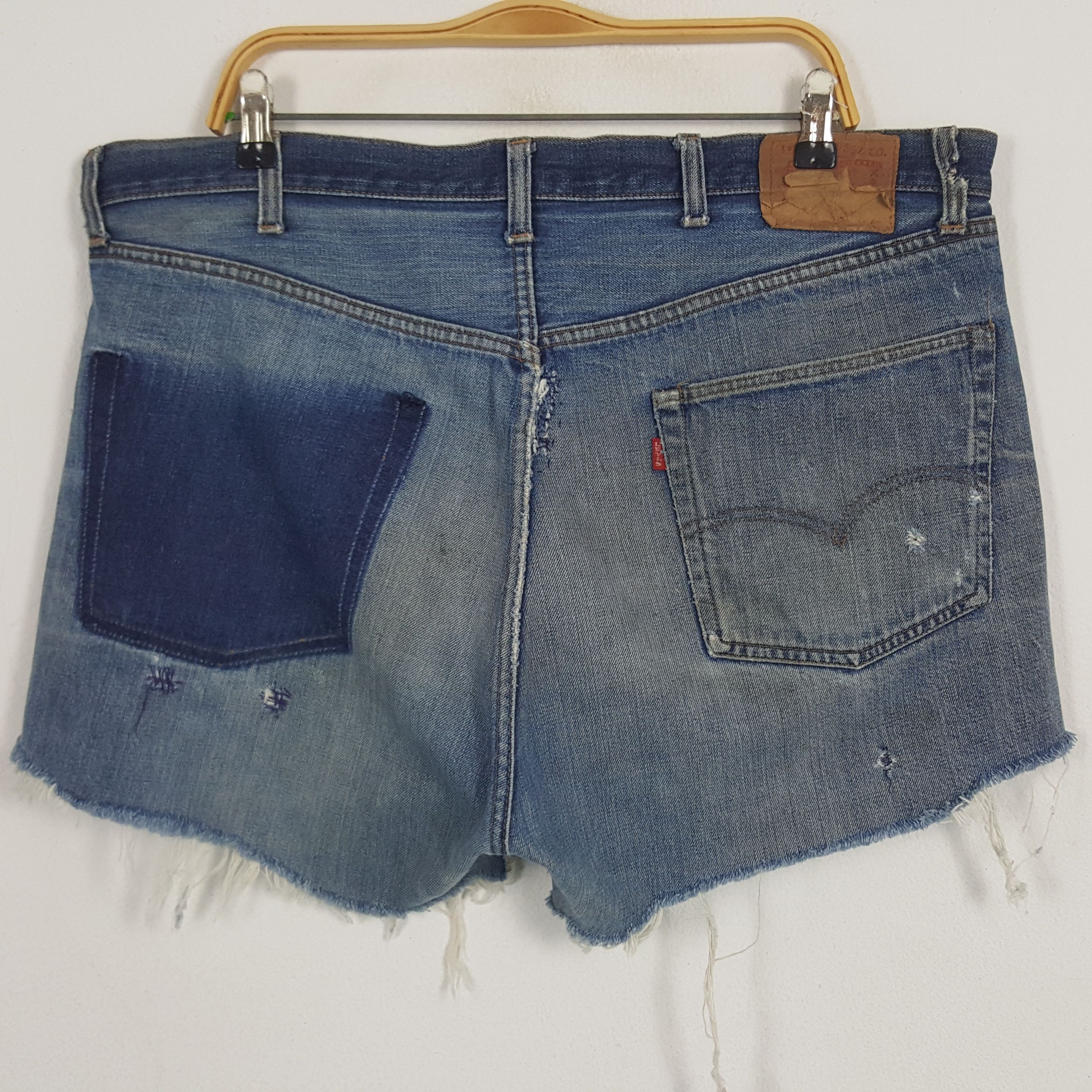 Levi's × Vintage Vintage Levis Short Denim Jeans Size 40" / US 18 - 1 Thumbnail