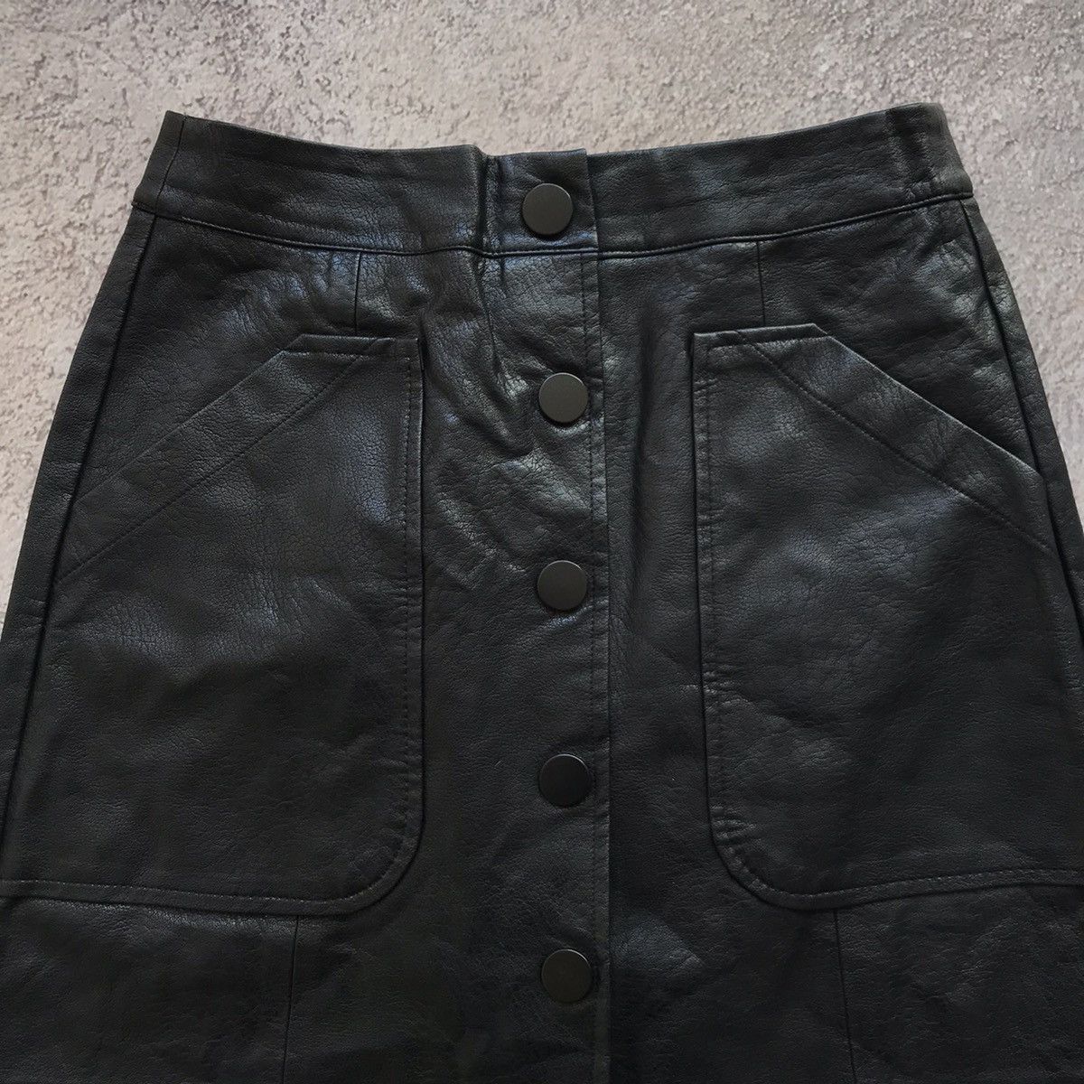 Vintage Vintage Y2K Black Leather Mini Skirt Avant Garde Thrashed 28 Size 28" / US 6 / IT 42 - 4 Thumbnail