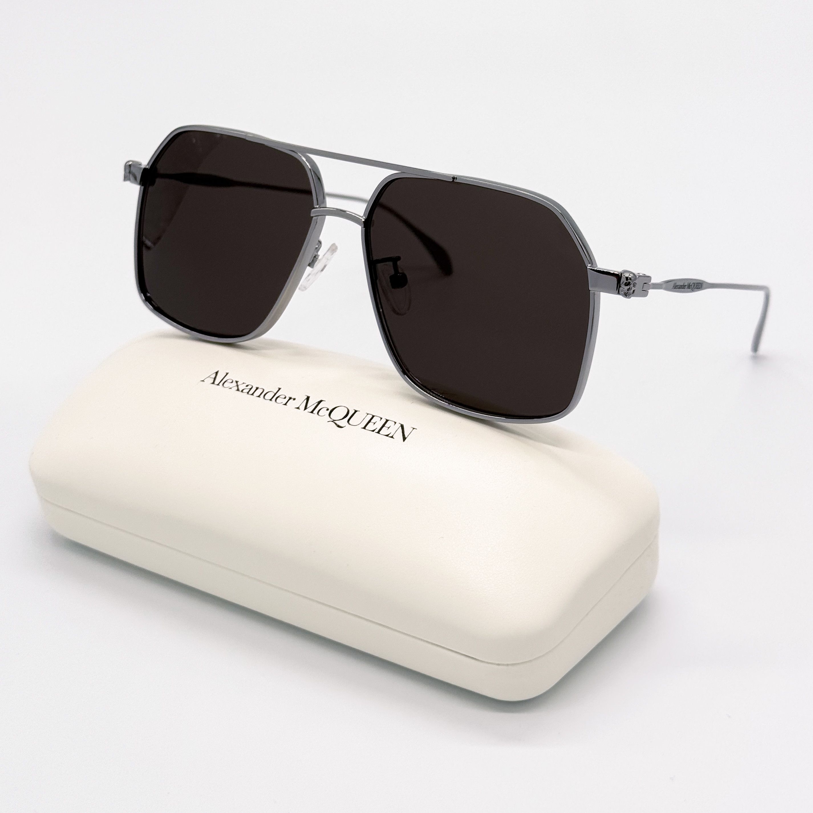 Alexander McQueen NEW ALEXANDER MCQUEEN AM0372S 001 PILOT SILVER SUNGLASSES Size ONE SIZE - 1 Thumbnail