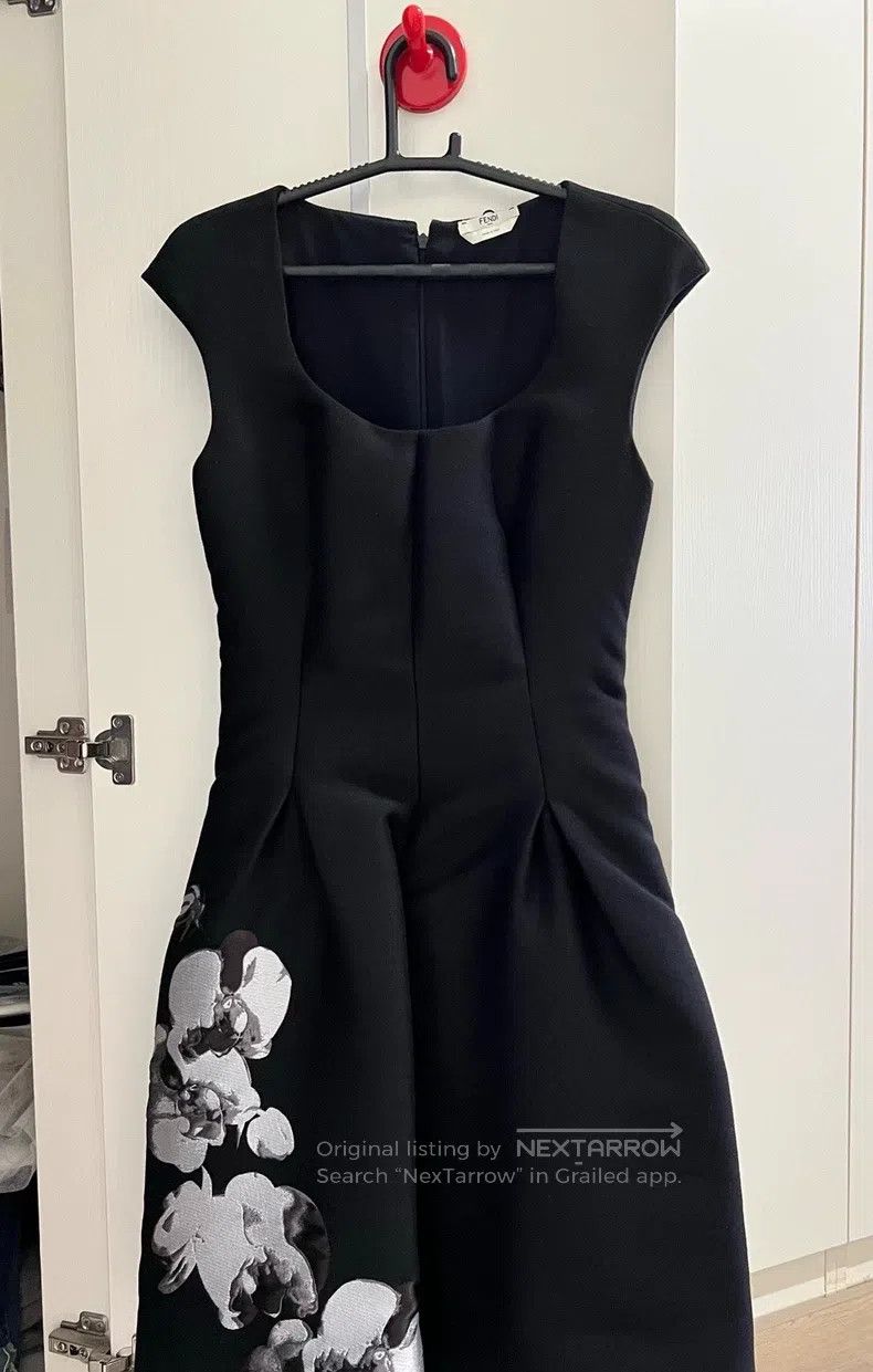 Fendi Fendi Showpiece embroidered dress Size XXS / US 00 / IT 34 - 1 Thumbnail