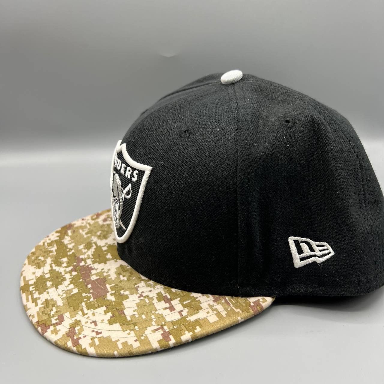 New Era Las Vegas Raiders Hat Men 8 Camo Salute to Service Fitted Size ONE SIZE - 2 Thumbnail