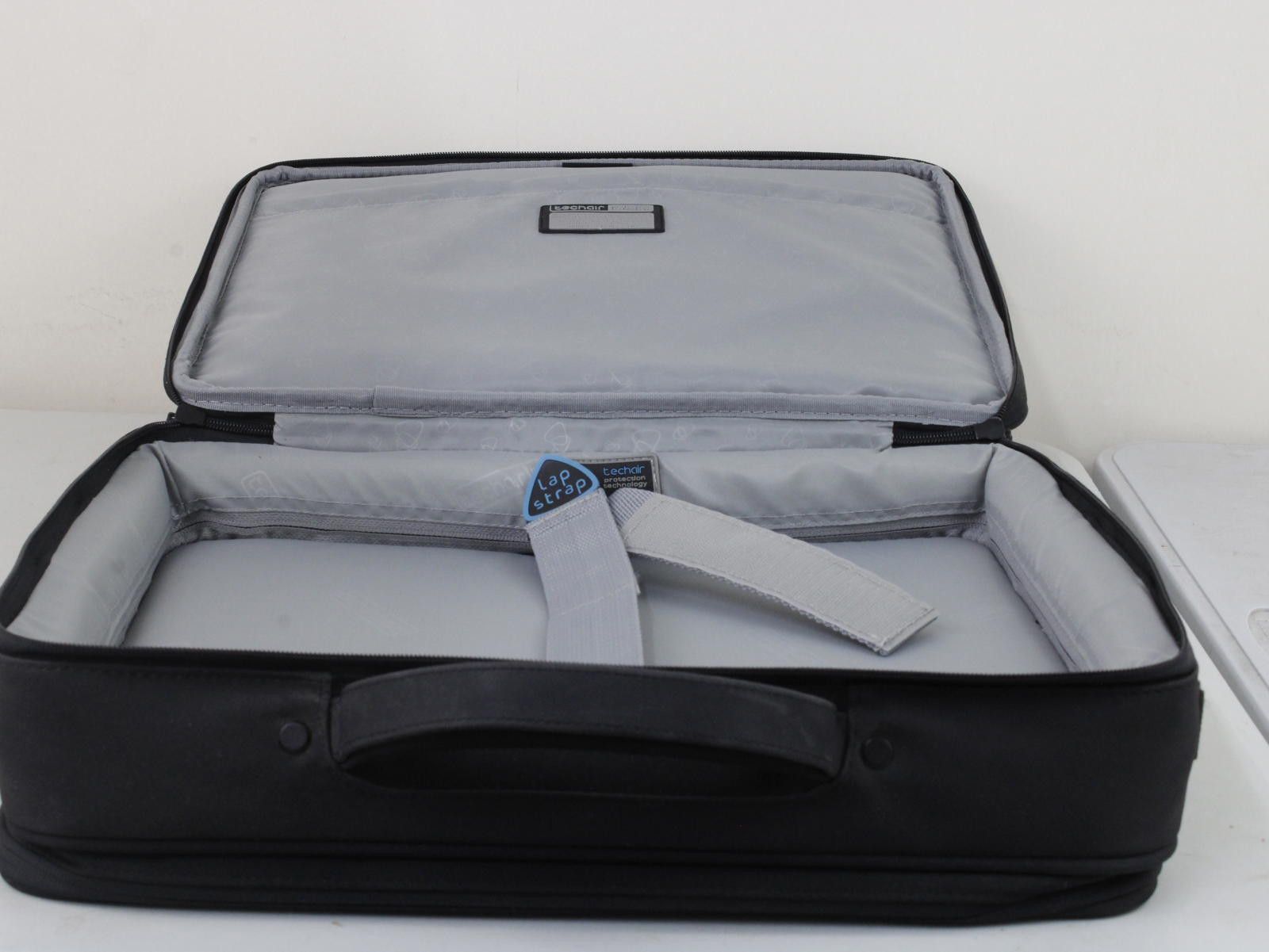 Other Tech Air Black Laptop Bag with Padded Interior Size ONE SIZE - 3 Thumbnail