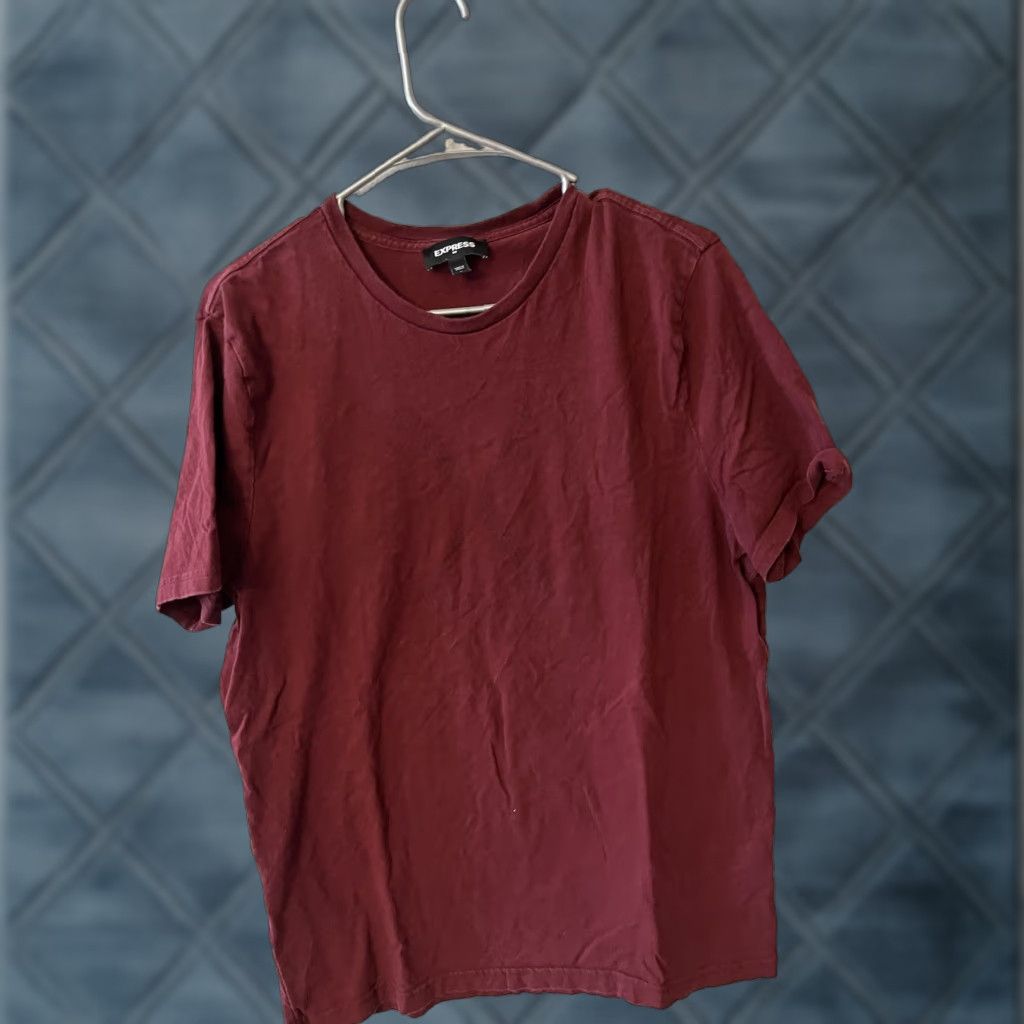 Express Express T-Shirt Men Maroon Solid Short Sleeve Crew Neck Logo 100% Cotton Slim L Regular Size Express Outlet Size US L / EU 52-54 / 3 - 1 Thumbnail