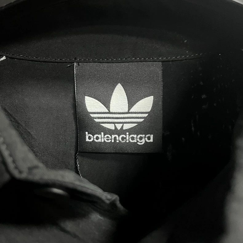 Balenciaga Balenciaga Adidas Black Folded Embroidered Logo Collar Long Size US XL / EU 56 / 4 - 2 Thumbnail