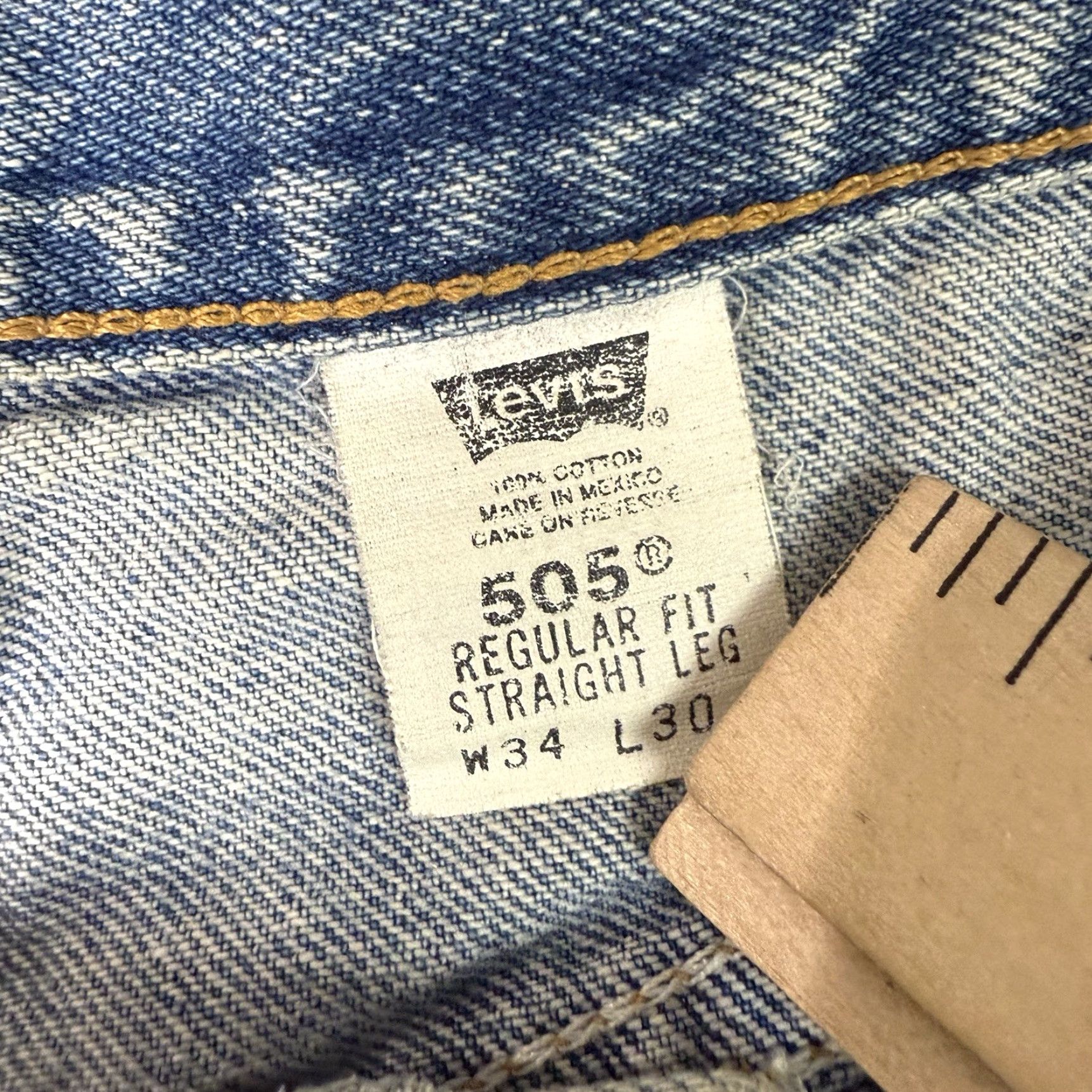 Levi's VINTAGE Levi's 505 Jeans Adult 34x30 Light Blue Straight Regular 90s Grunge Denim Jeans Mens Size US 34 / EU 50 - 5 Thumbnail
