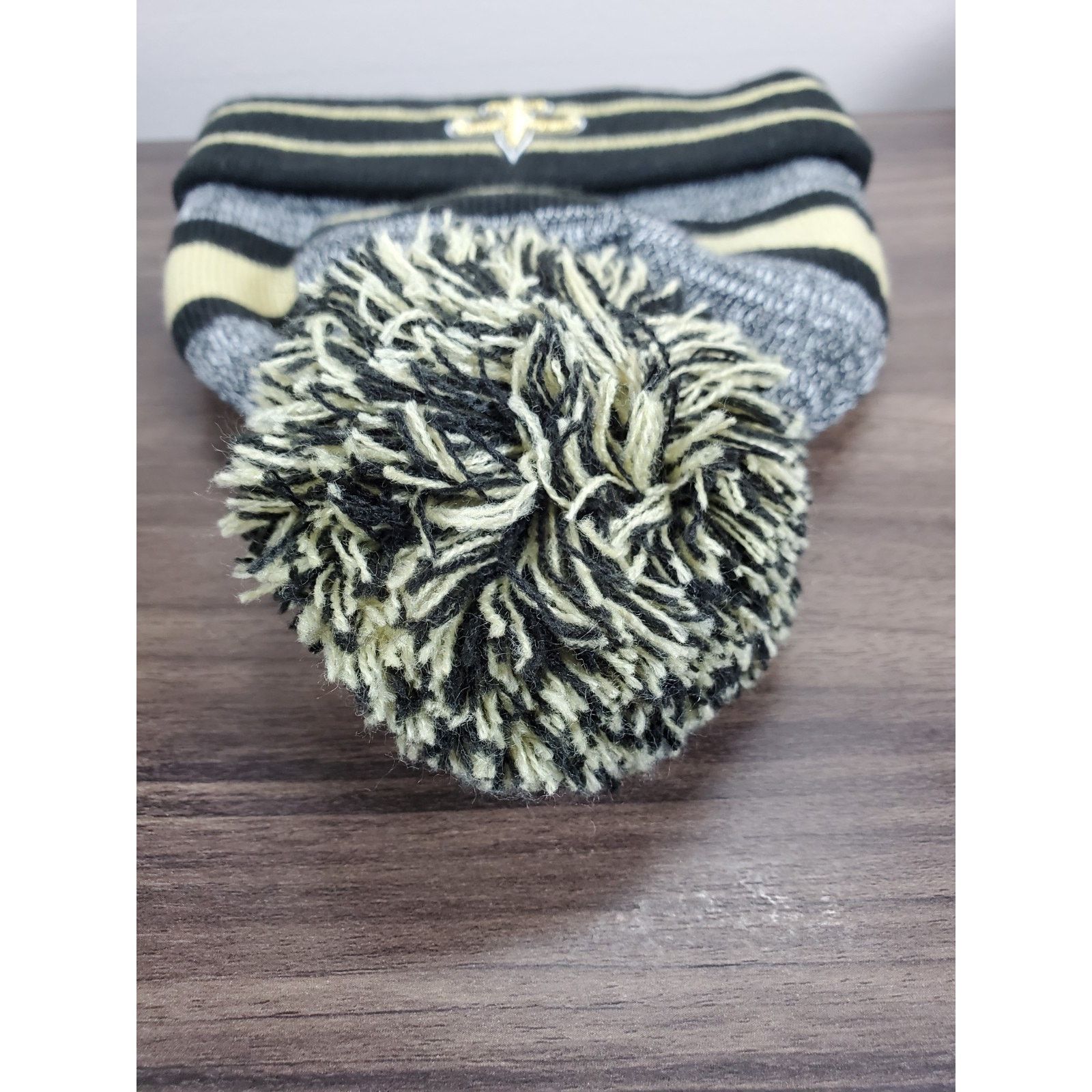 NFL × New Era New Orleans Saints Pom Beanie Knit Winter Hat Cap Football Size ONE SIZE - 5 Thumbnail