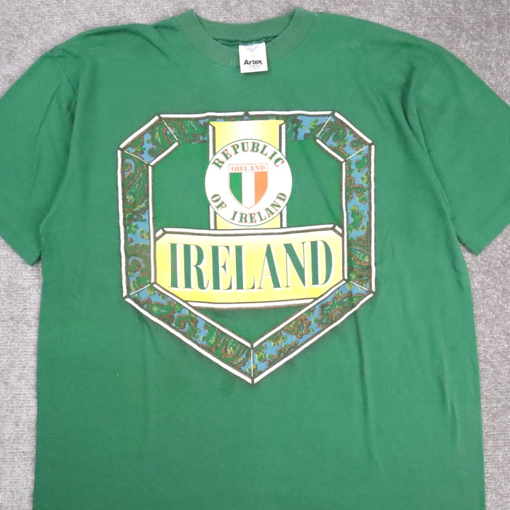 Vintage VINTAGE Republic of Ireland Green Short Sleeve T-Shirt Large Men 80s 90s Regular Cotton Crew Neck Solid Size US L / EU 52-54 / 3 - 5 Thumbnail