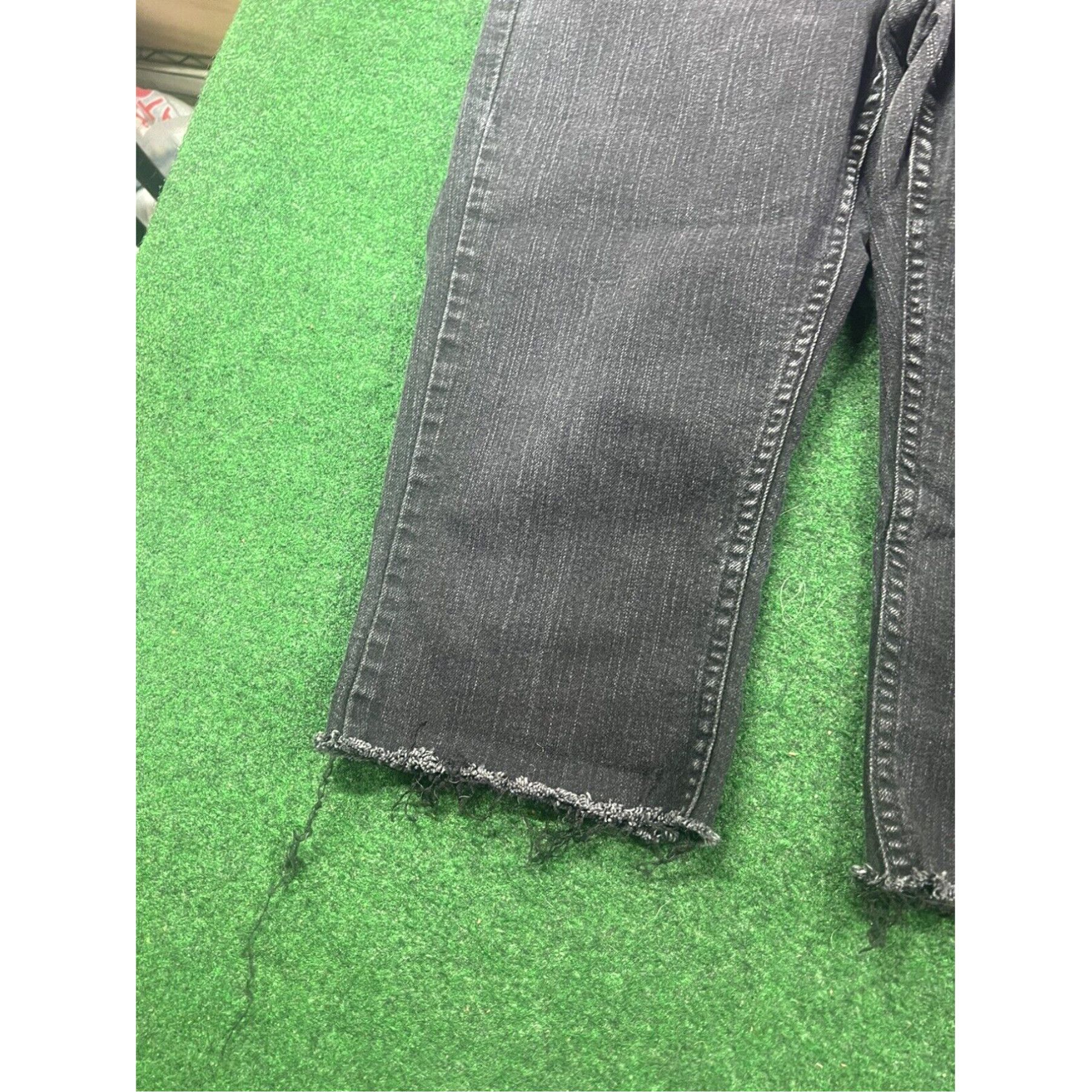 Lee Lee Riders Relaxed Capri Jeans Women's 10 M Dark Wash Denim Stretch 30x17 Size 32" / US 10 / IT 46 - 2 Thumbnail