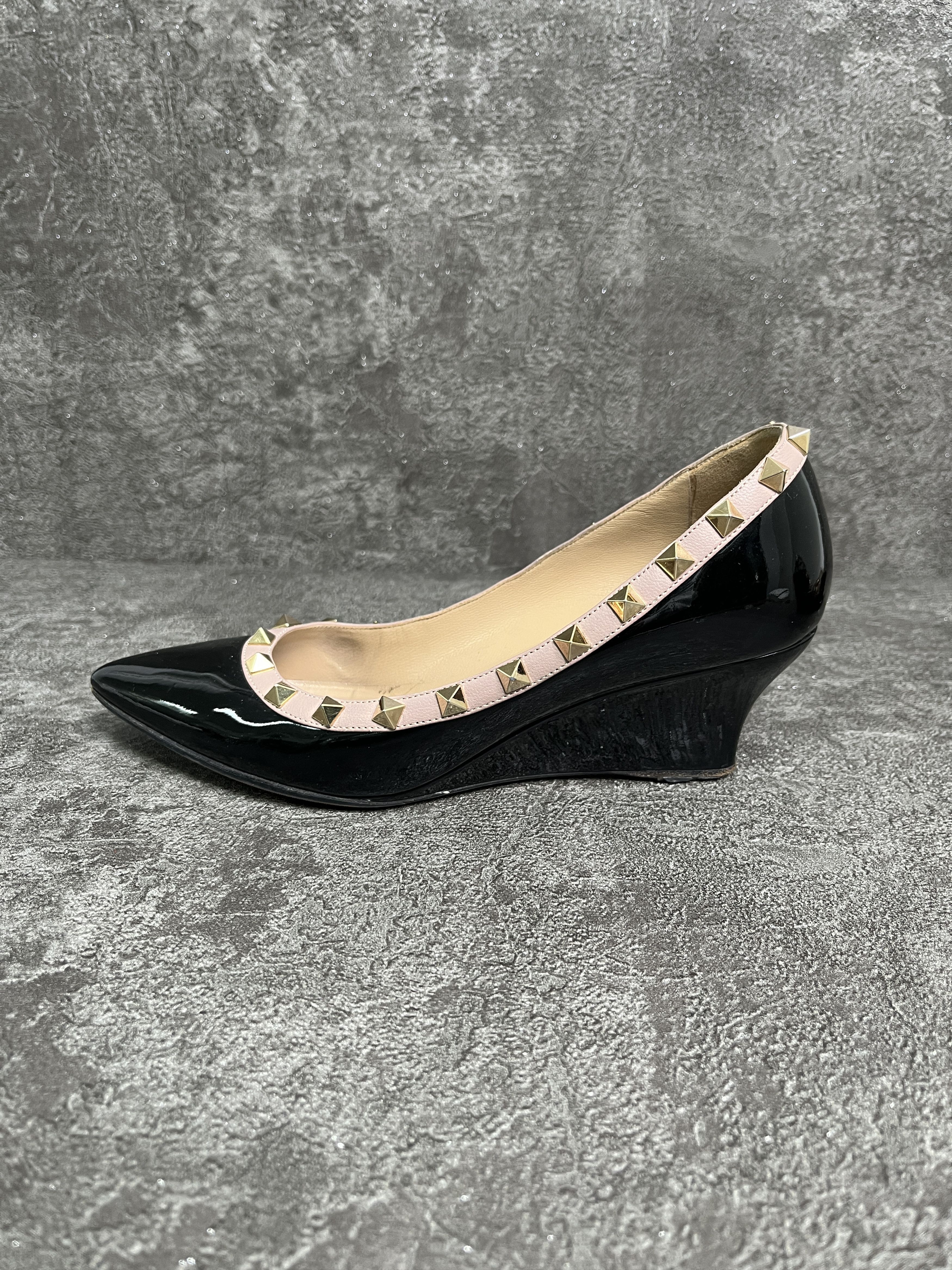 Valentino Valentino Black Rockstud Shoes With Beige Trim Size US 6 / IT 36 - 1 Thumbnail